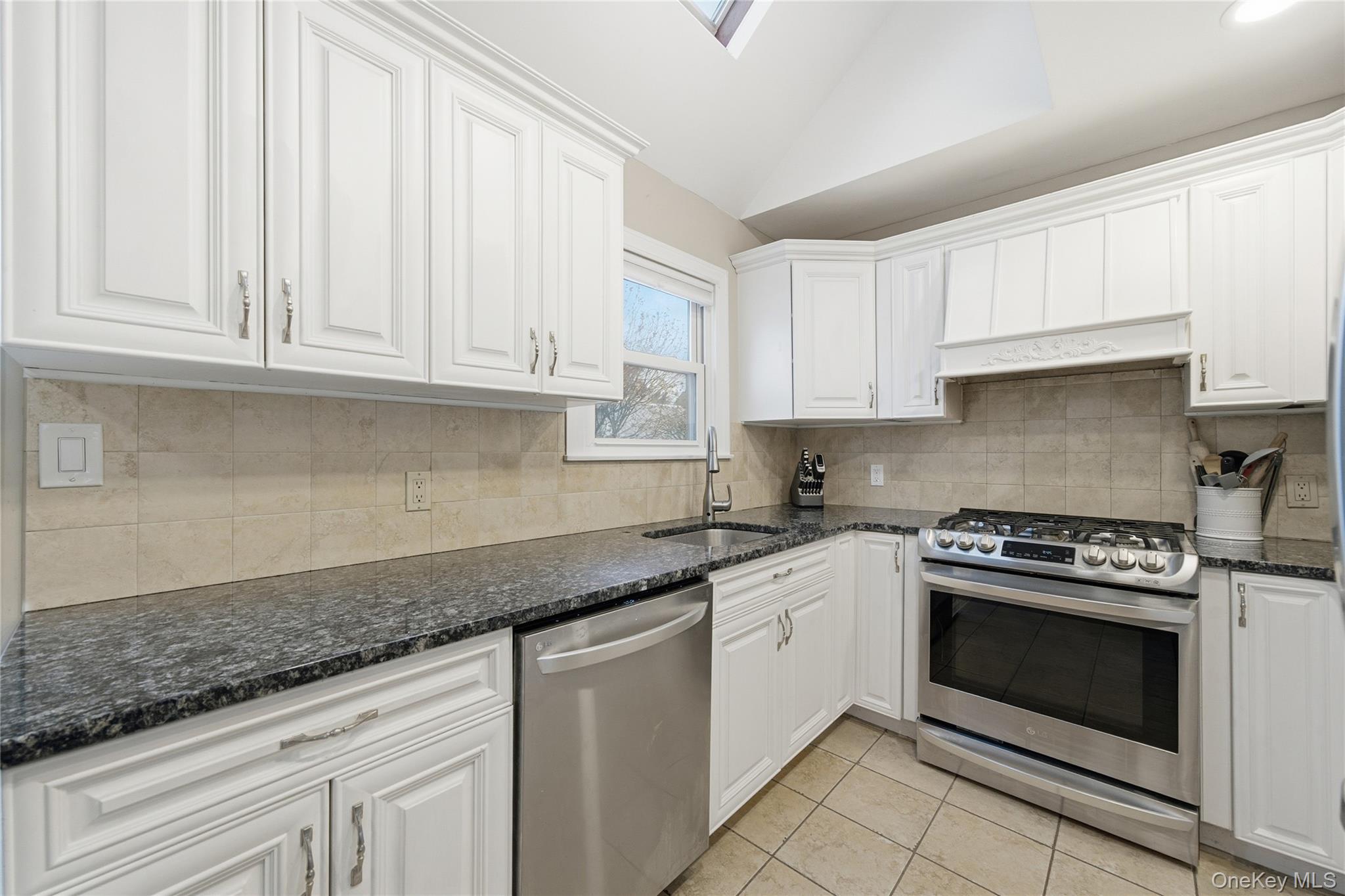 32 Beachwood Drive, Babylon, NY 11702