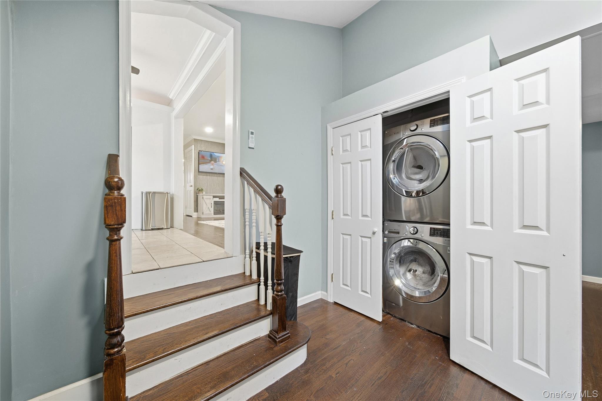 32 Beachwood Drive, Babylon, NY 11702