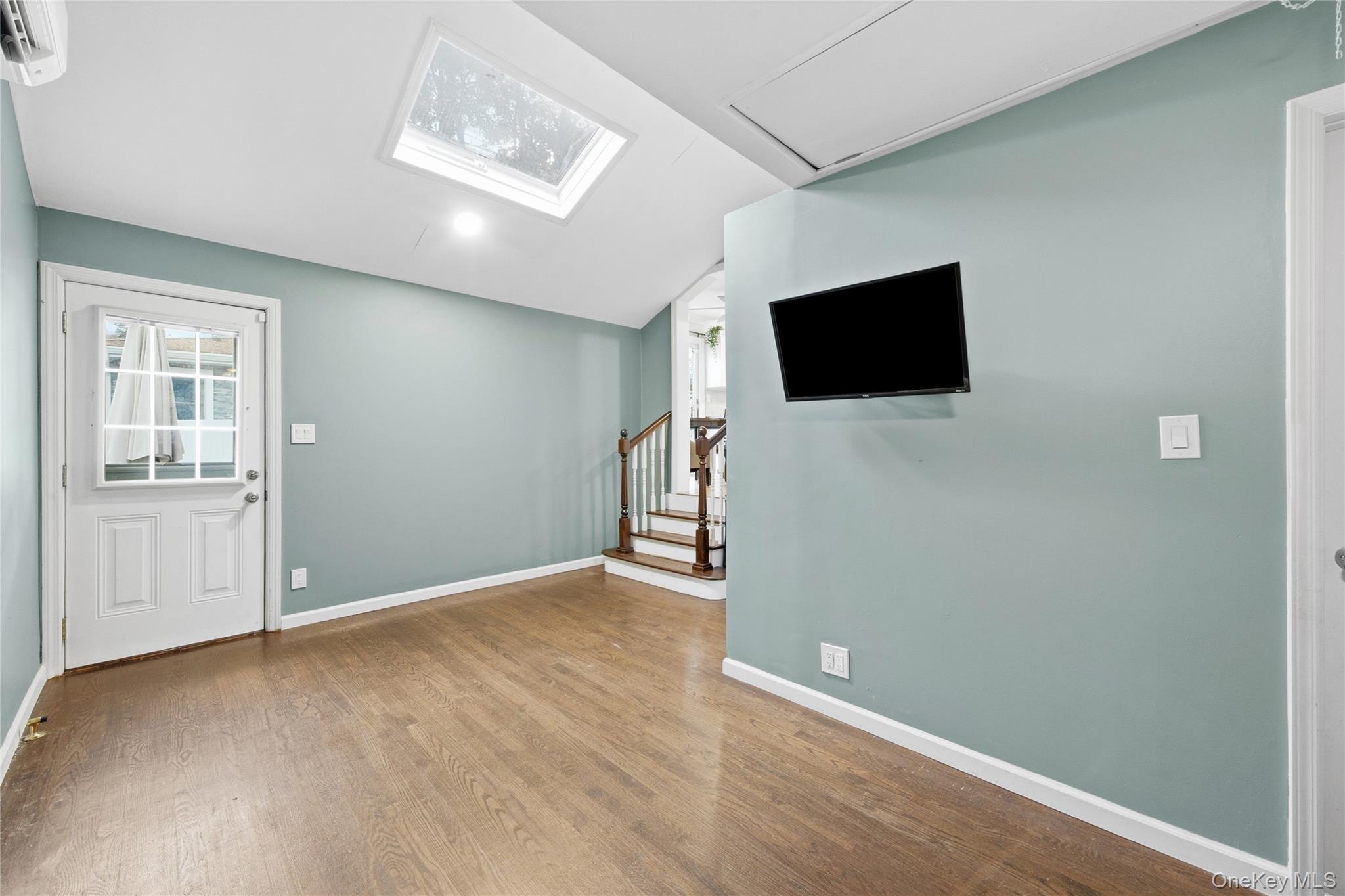 32 Beachwood Drive, Babylon, NY 11702