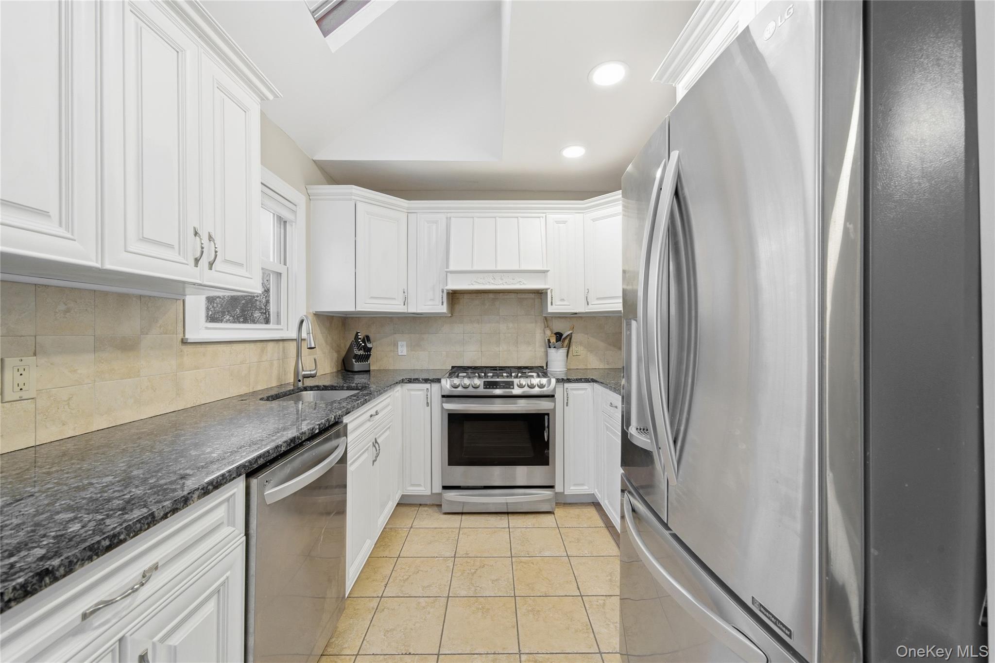 32 Beachwood Drive, Babylon, NY 11702