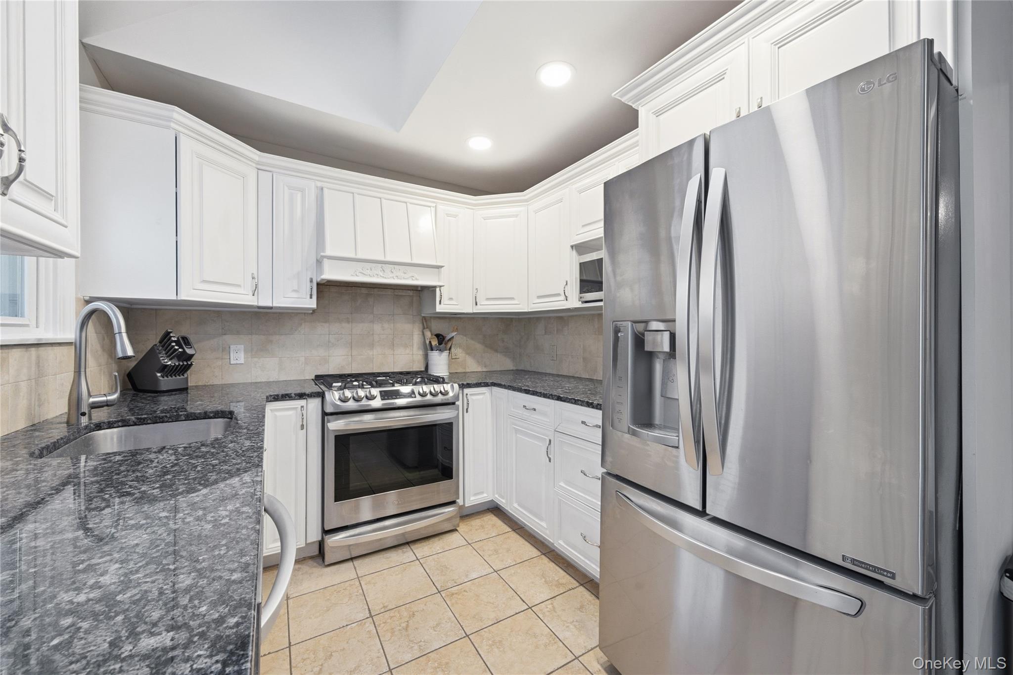 32 Beachwood Drive, Babylon, NY 11702