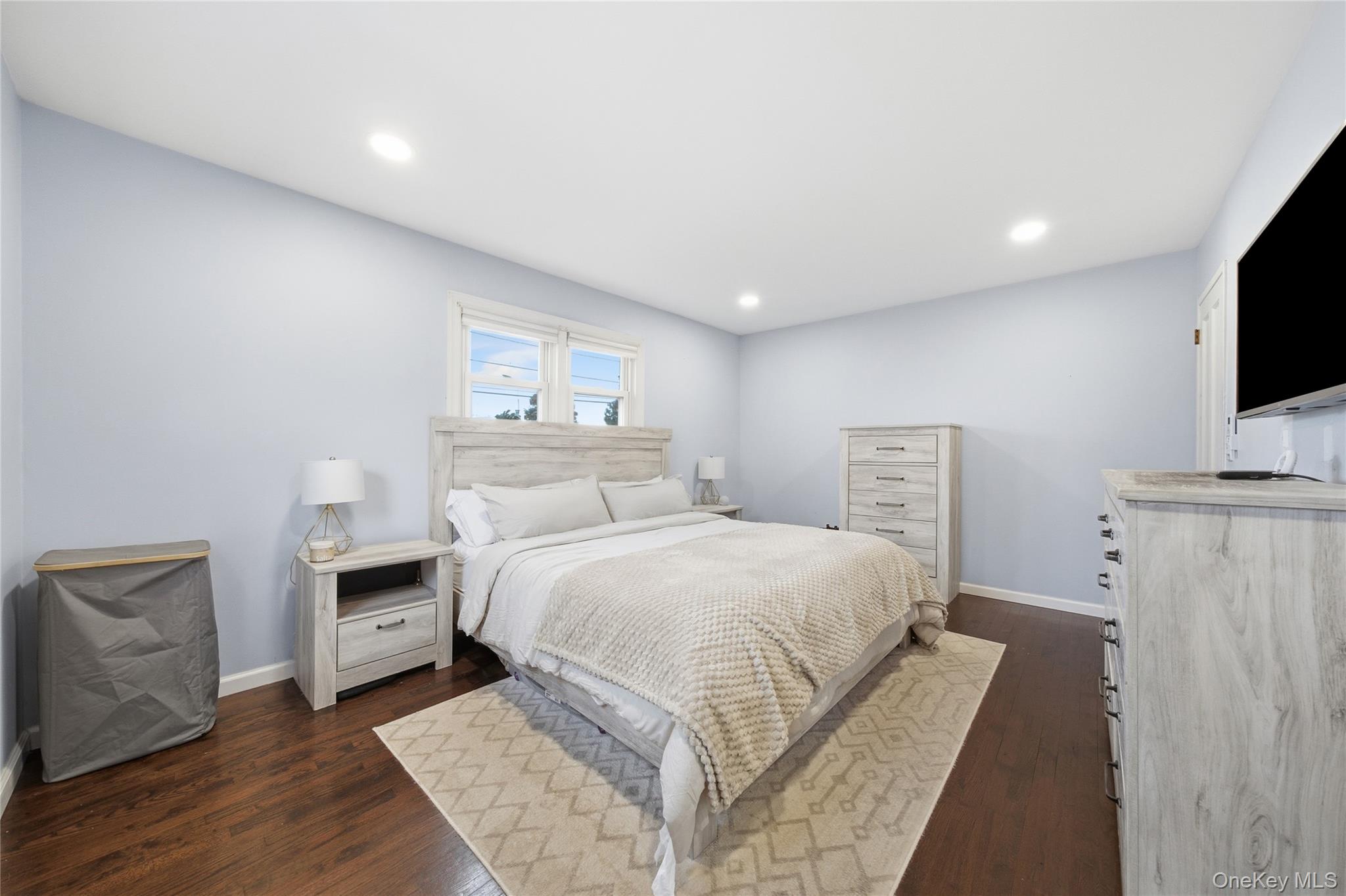 32 Beachwood Drive, Babylon, NY 11702