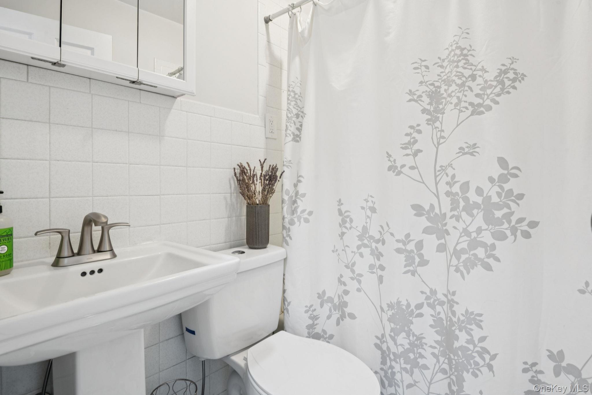 515 McCall Avenue, West Islip, NY 11795