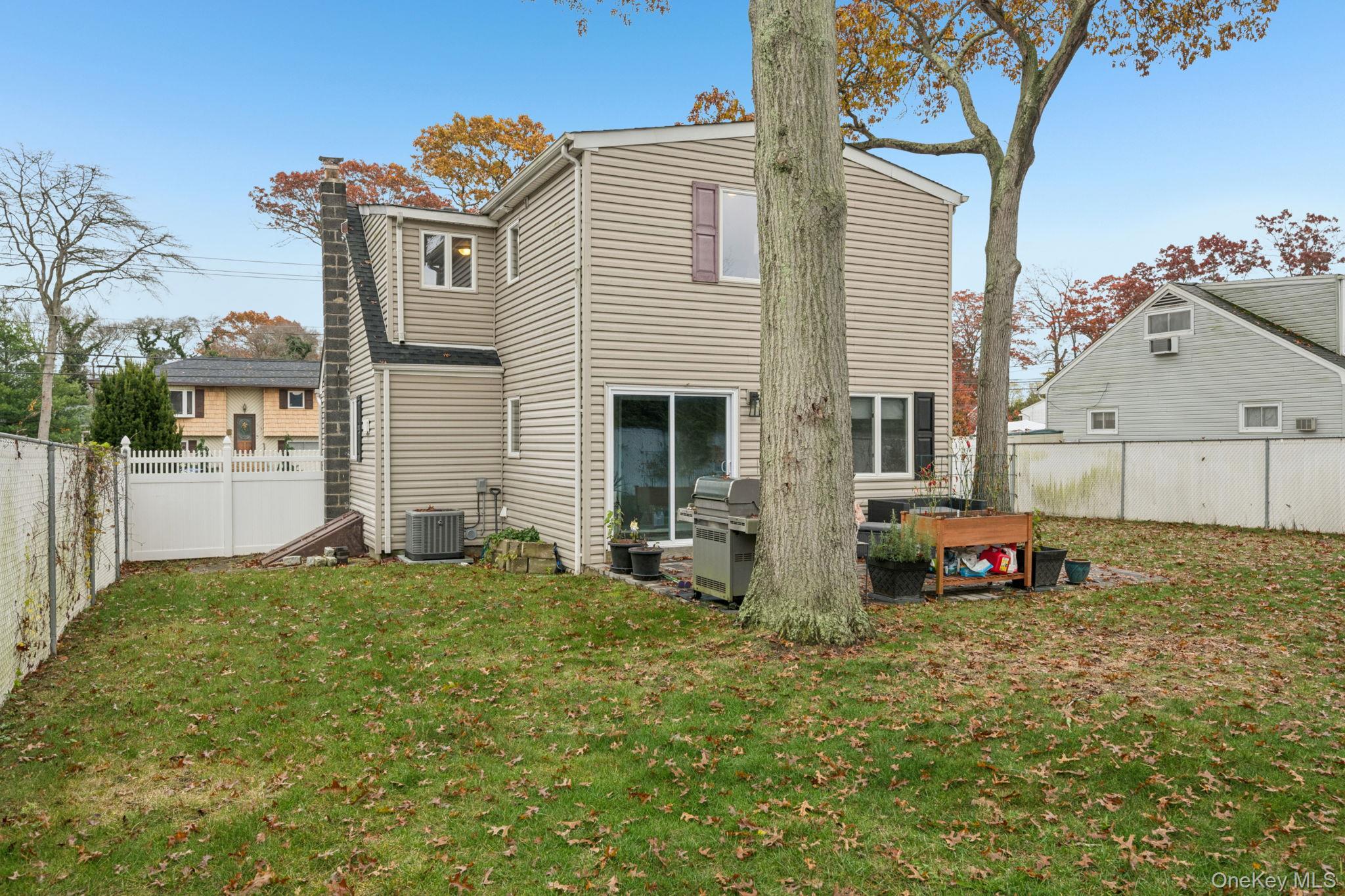 515 McCall Avenue, West Islip, NY 11795