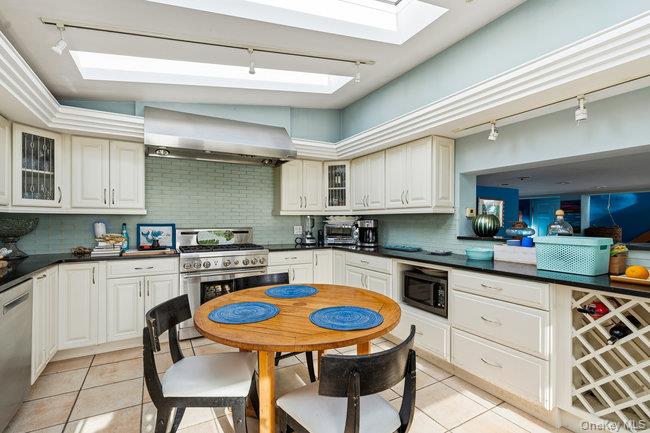 49 S Bay Avenue, Amityville, NY 11701