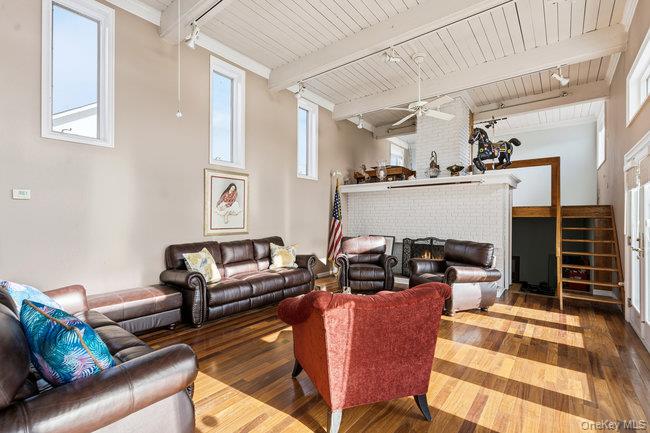 49 S Bay Avenue, Amityville, NY 11701