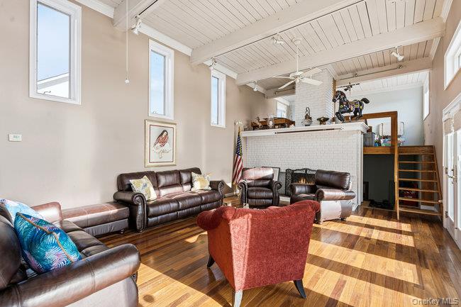 49 S Bay Avenue, Amityville, NY 11701