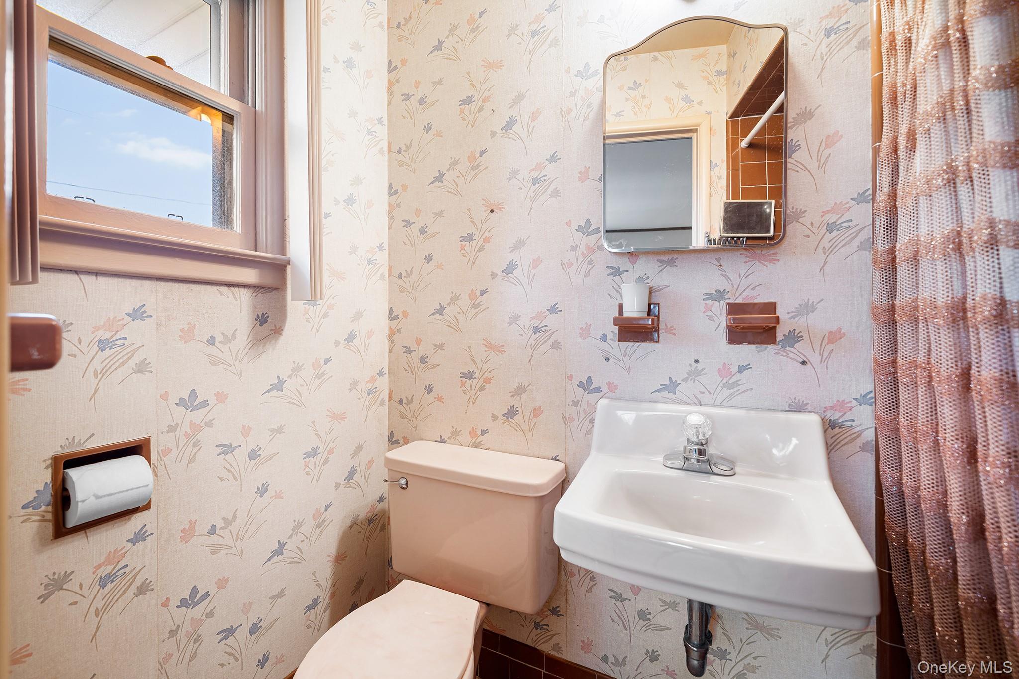 3651 Woodbridge Lane N, Wantagh, NY 11793