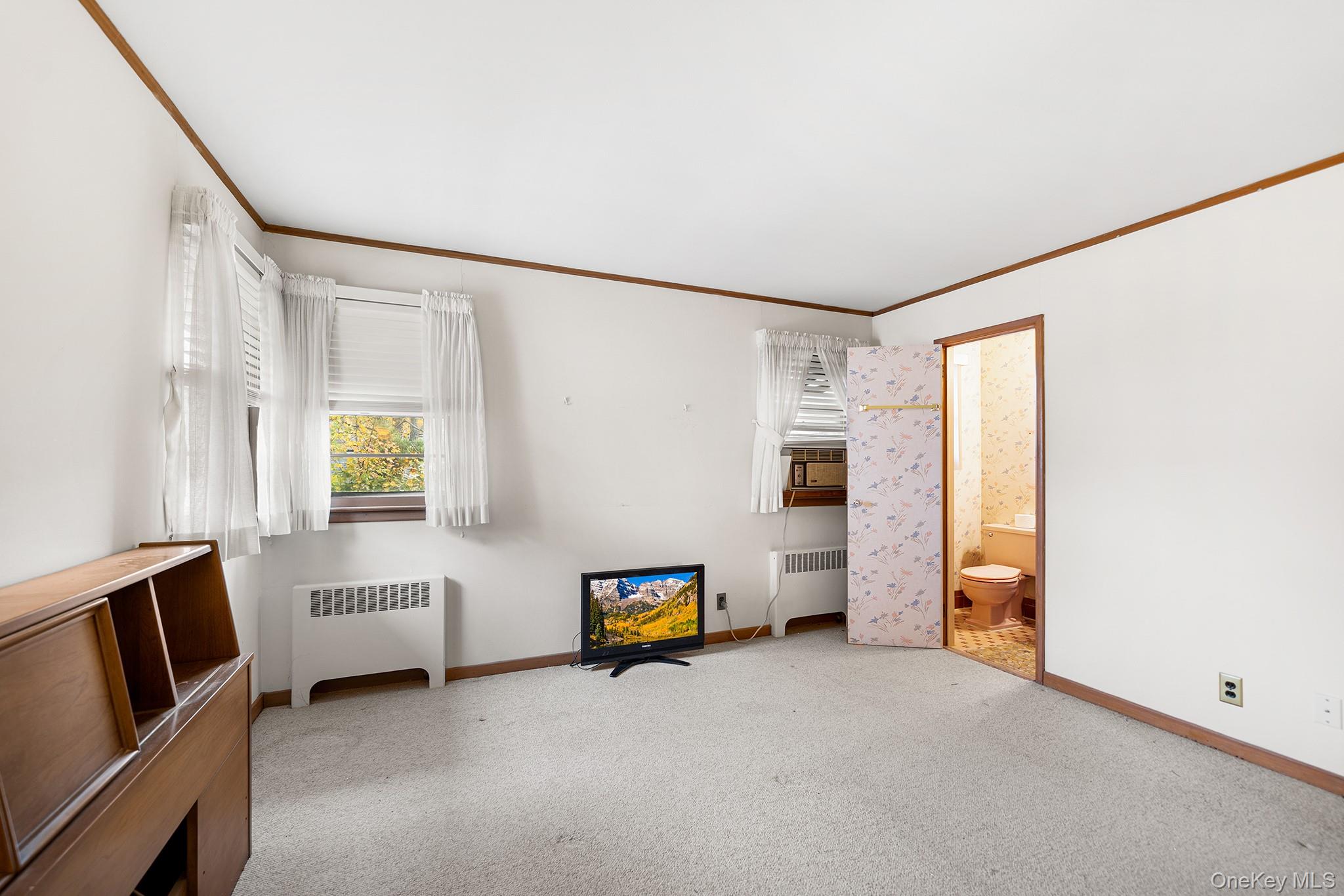 3651 Woodbridge Lane N, Wantagh, NY 11793