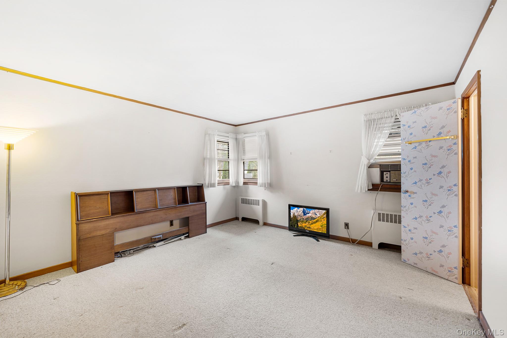 3651 Woodbridge Lane N, Wantagh, NY 11793