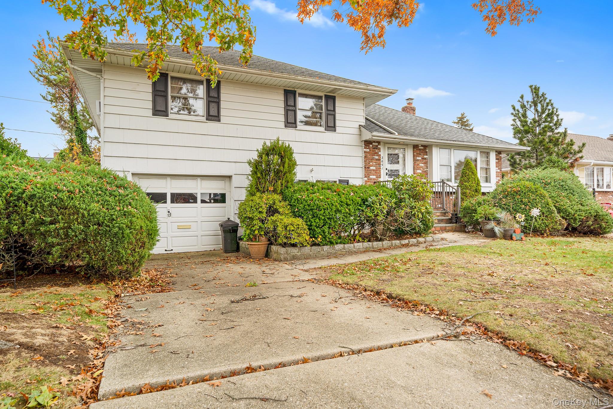 3651 Woodbridge Lane N, Wantagh, NY 11793