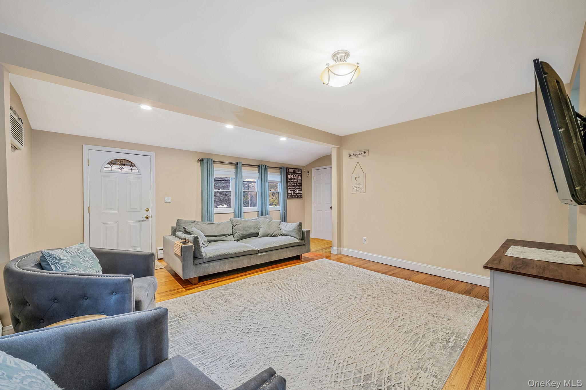 291 Terry Road, Smithtown, NY 11787