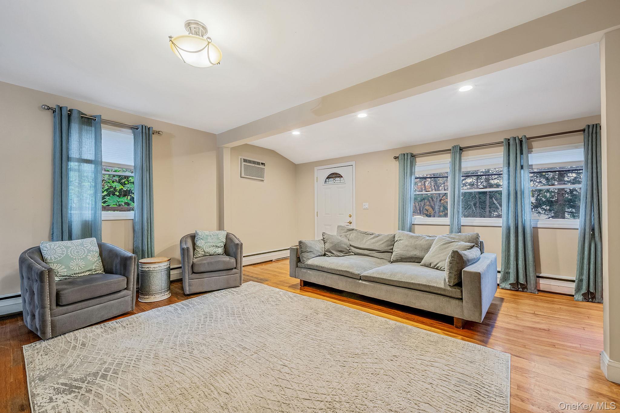 291 Terry Road, Smithtown, NY 11787