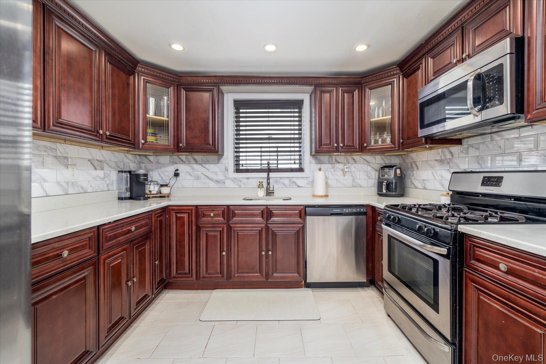 194-16 116th Avenue, Saint Albans, NY 11412