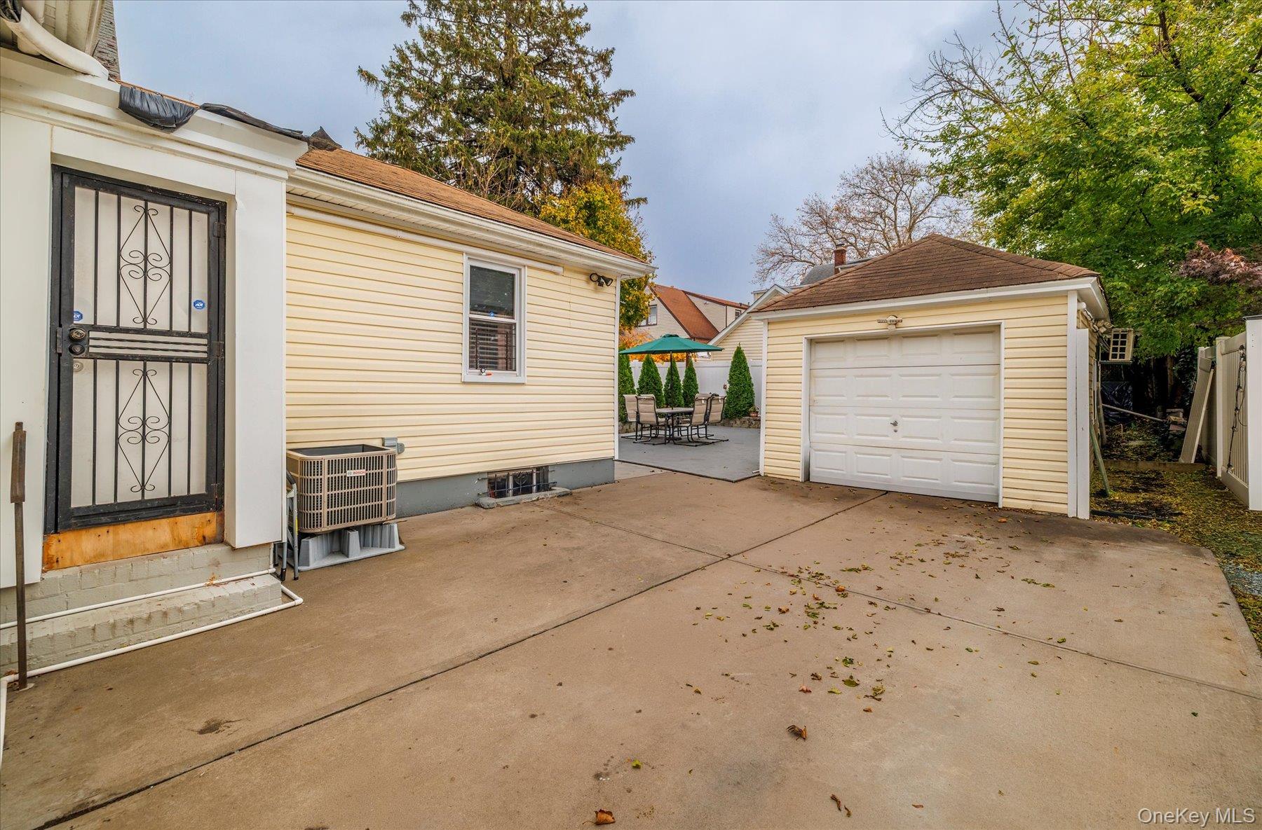 194-16 116th Avenue, Saint Albans, NY 11412