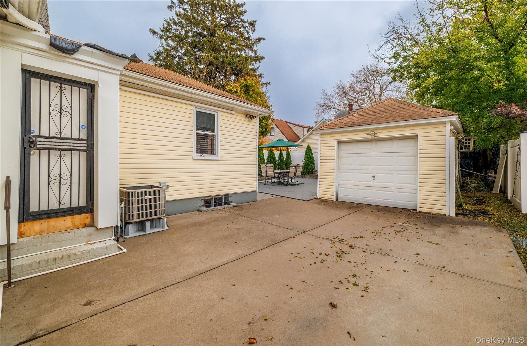 194-16 116th Avenue, Saint Albans, NY 11412