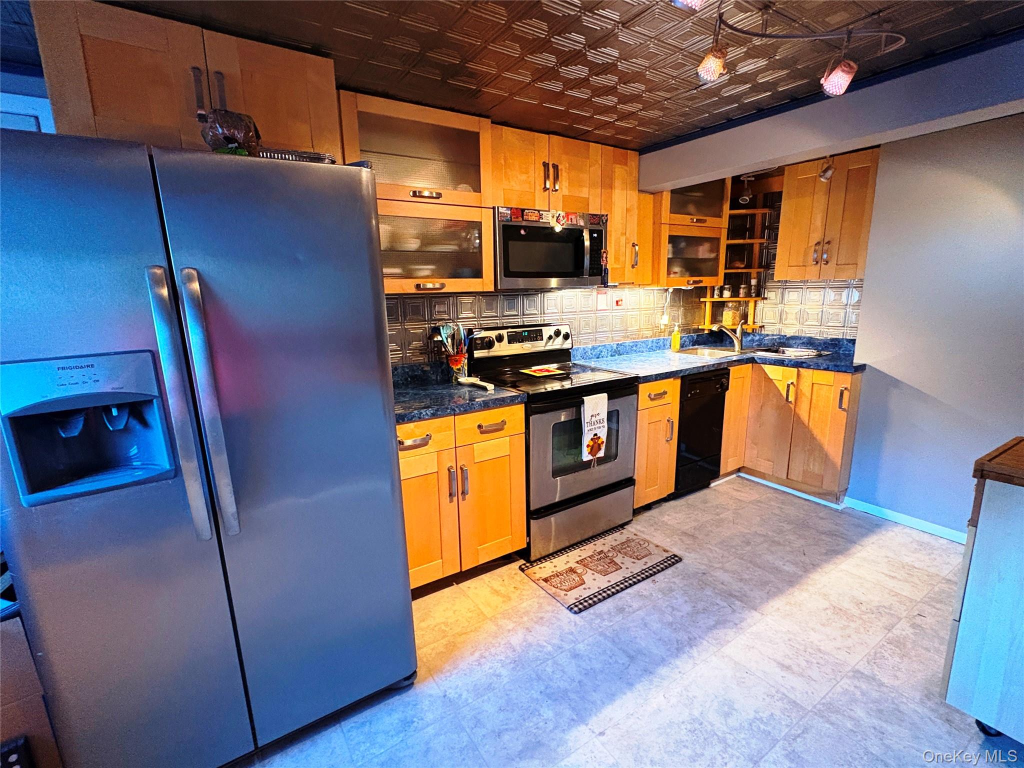 364 W 2nd Street, West Islip, NY 11795