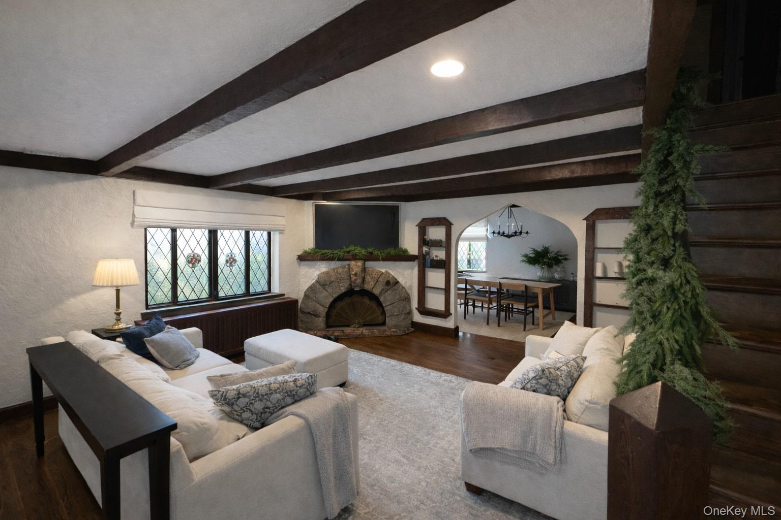 461 N Long Beach Road, Rockville Centre, NY 11570