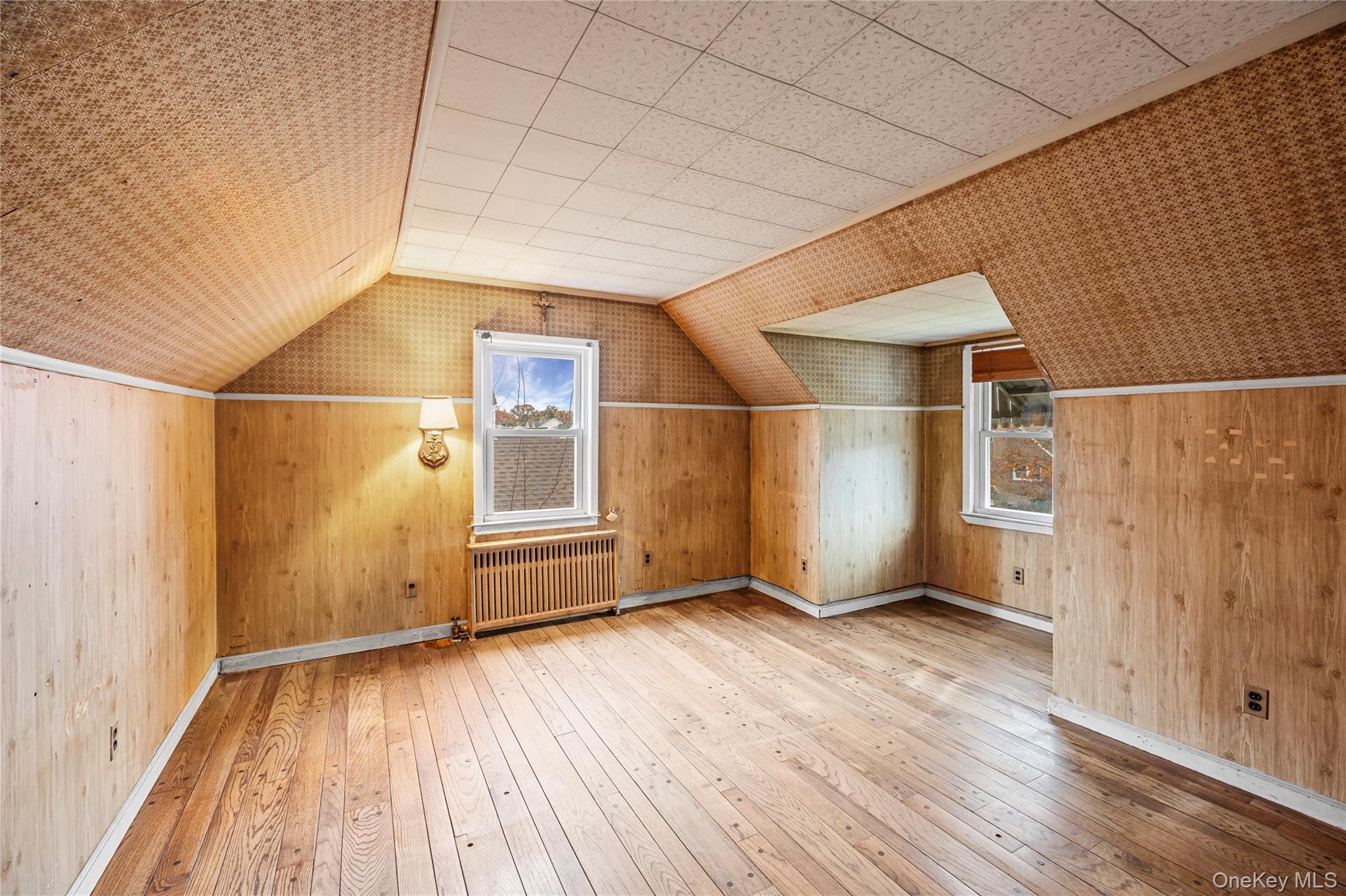 35 Lipton Lane, Williston Park, NY 11596