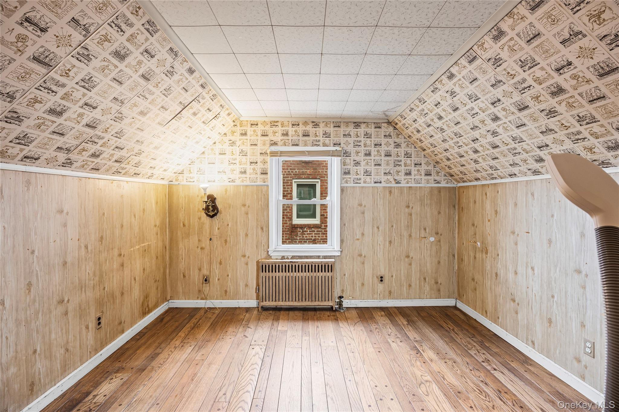 35 Lipton Lane, Williston Park, NY 11596