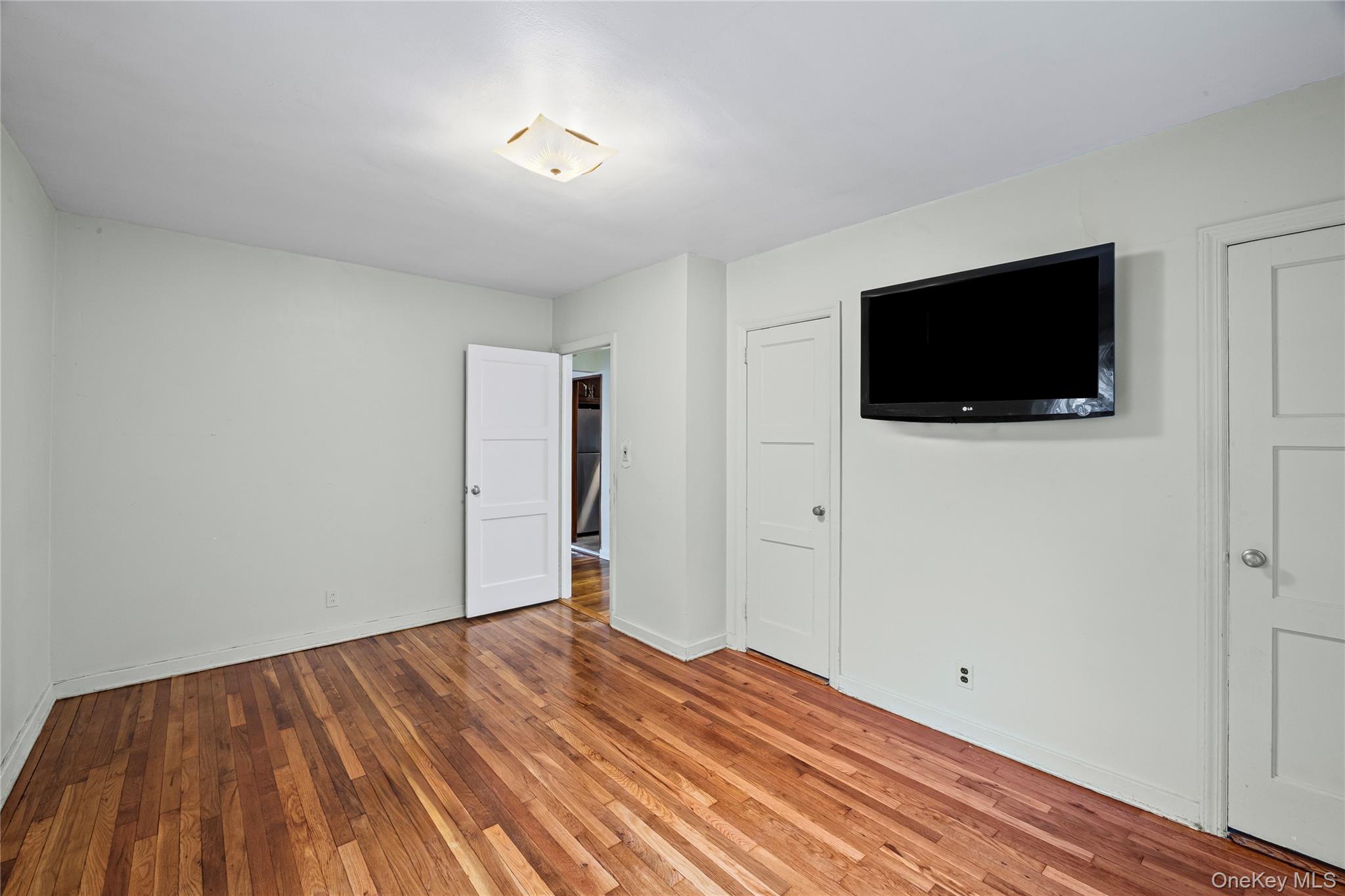 35 Lipton Lane, Williston Park, NY 11596