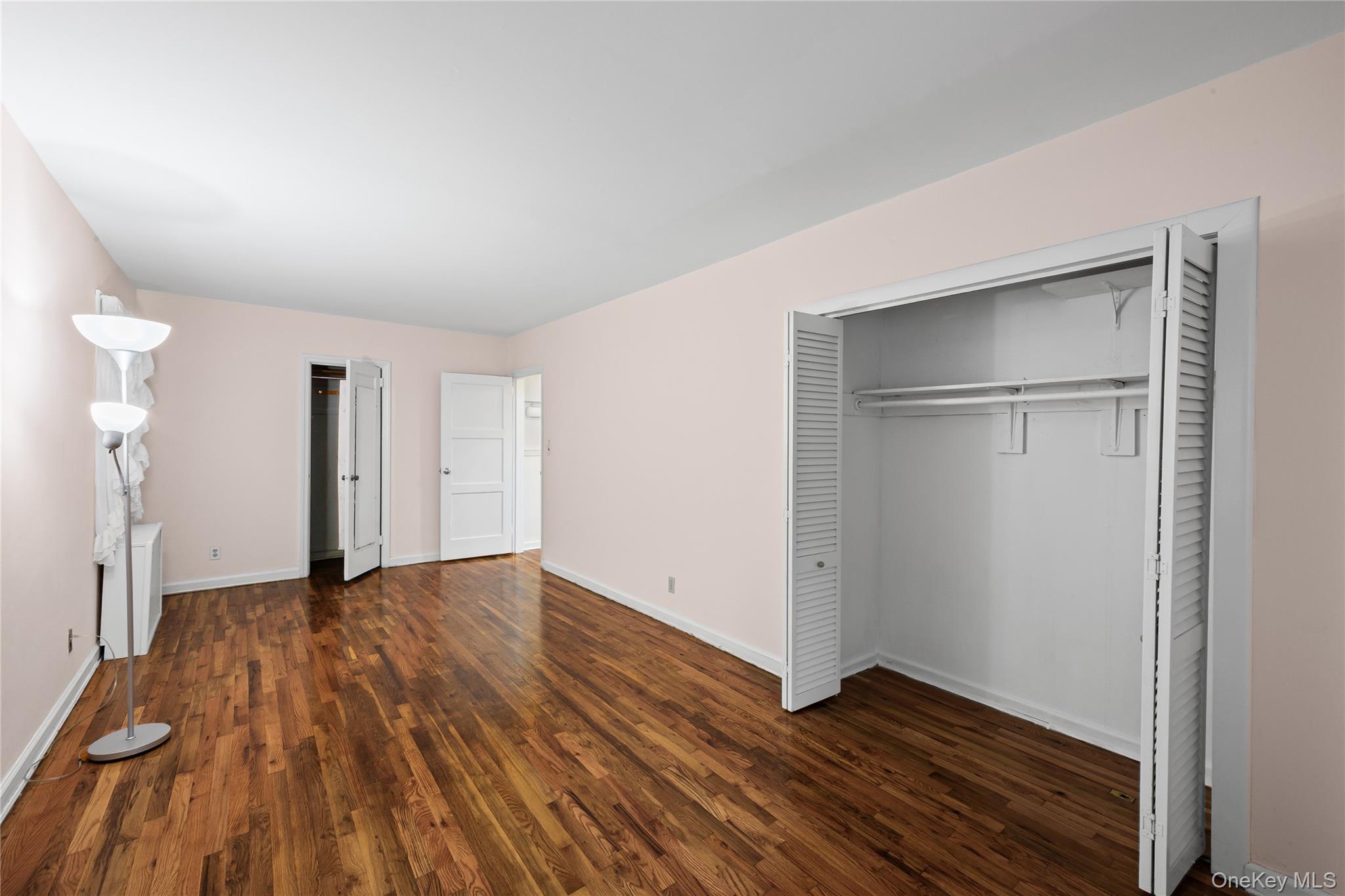 35 Lipton Lane, Williston Park, NY 11596