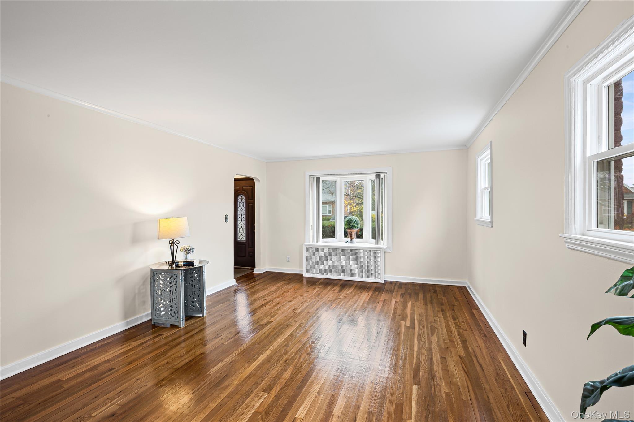 35 Lipton Lane, Williston Park, NY 11596