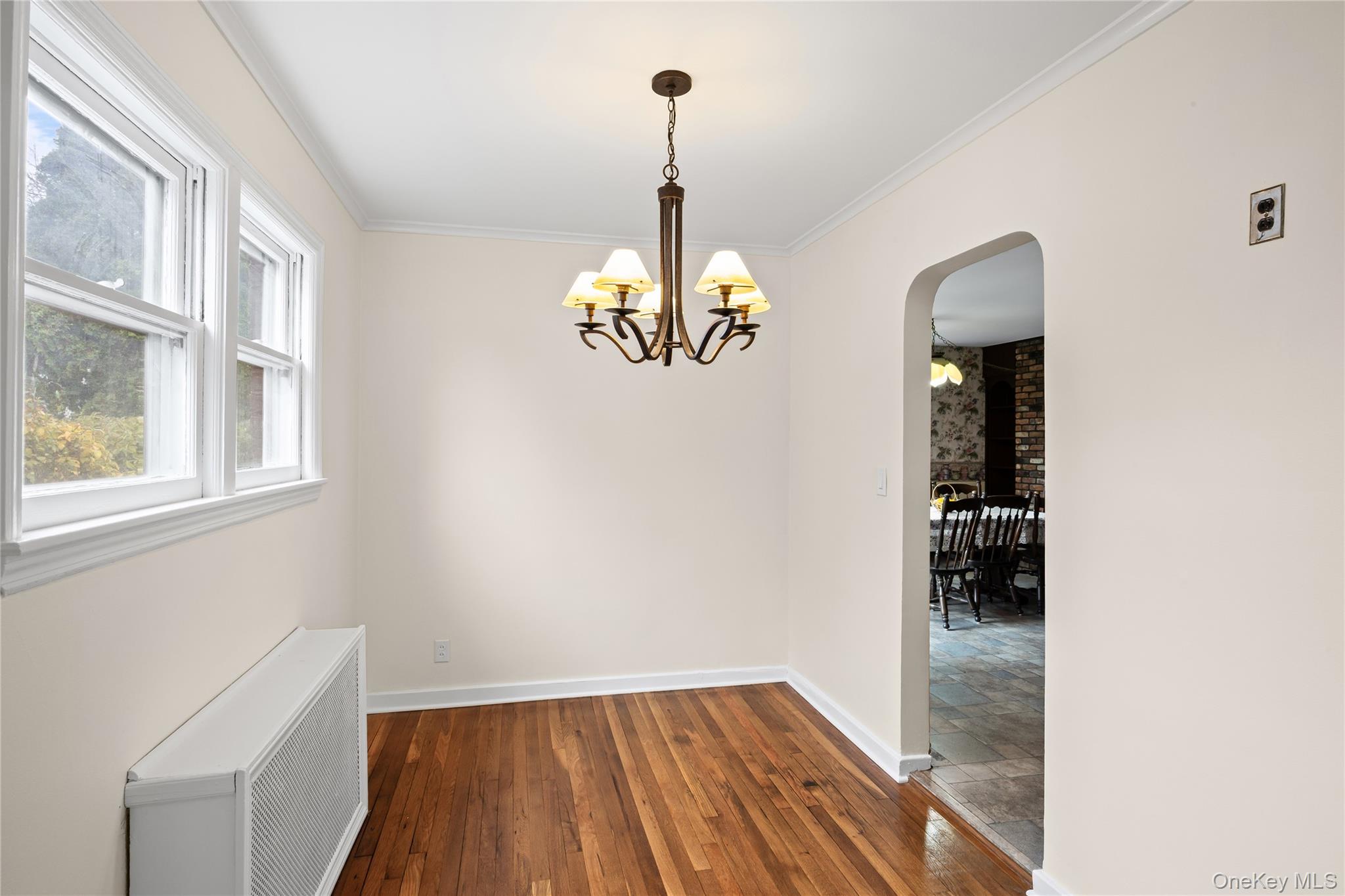 35 Lipton Lane, Williston Park, NY 11596