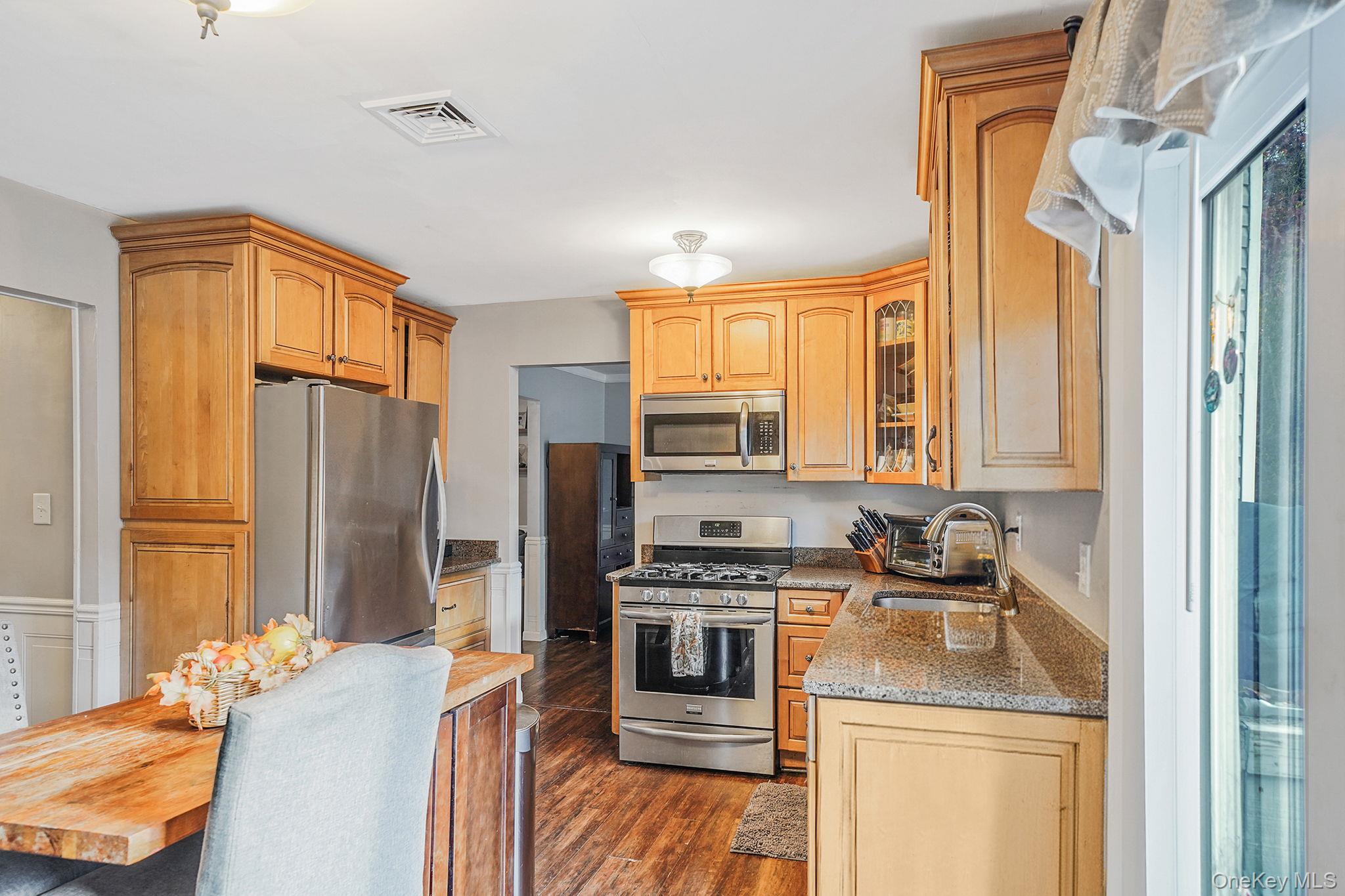 18 Ashford Drive, Ridge, NY 11961