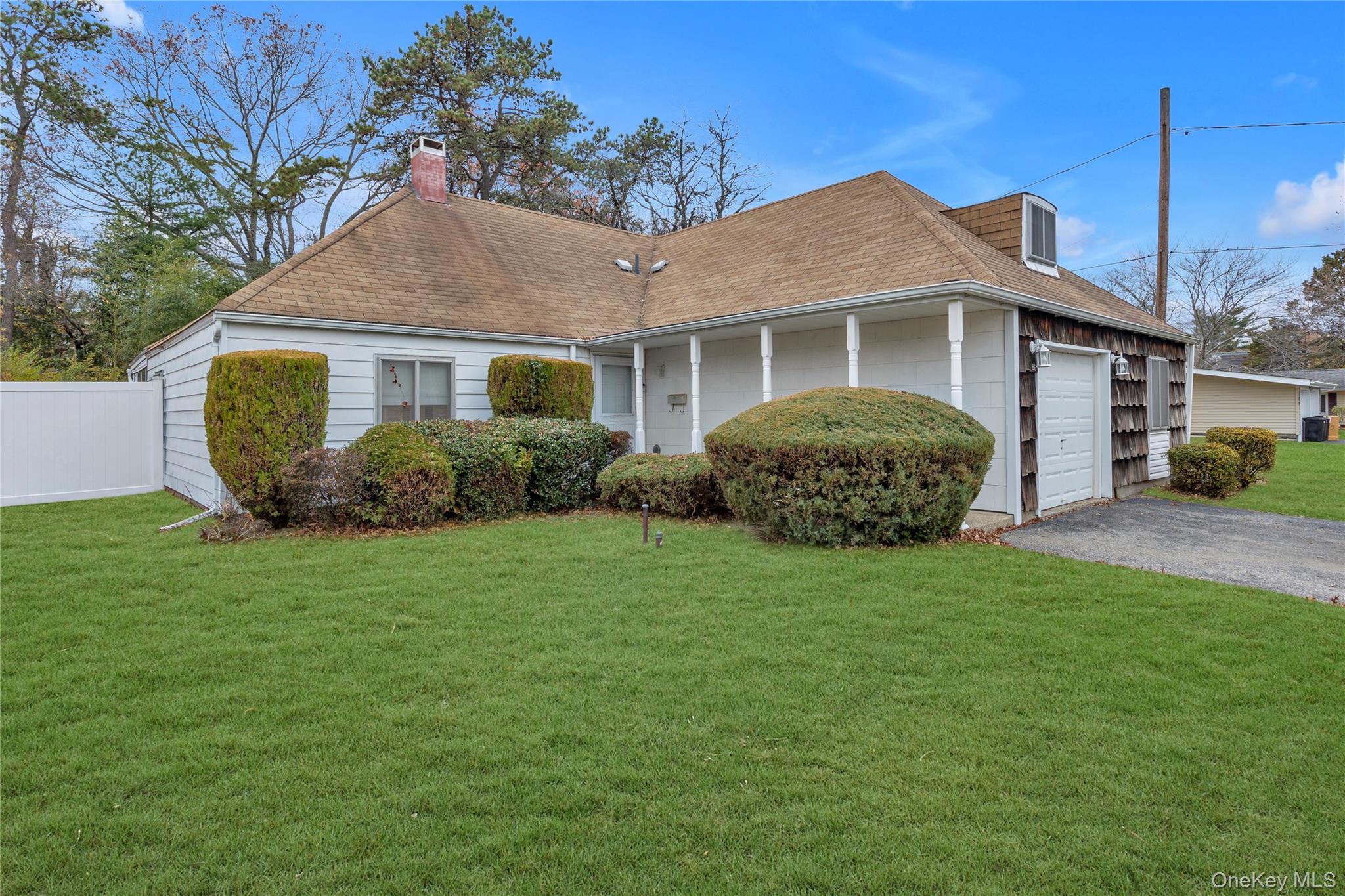 96 Split Cedar Drive, Islandia, NY 11749