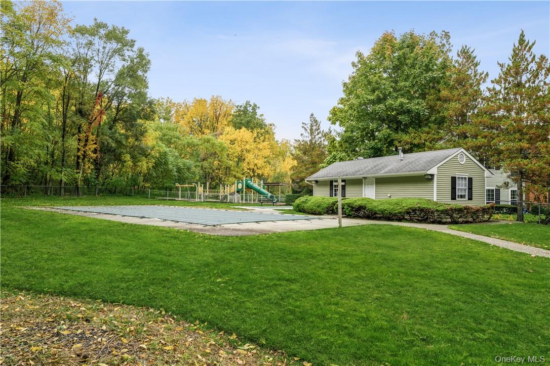 27 The Knolls, Warwick, NY 10990