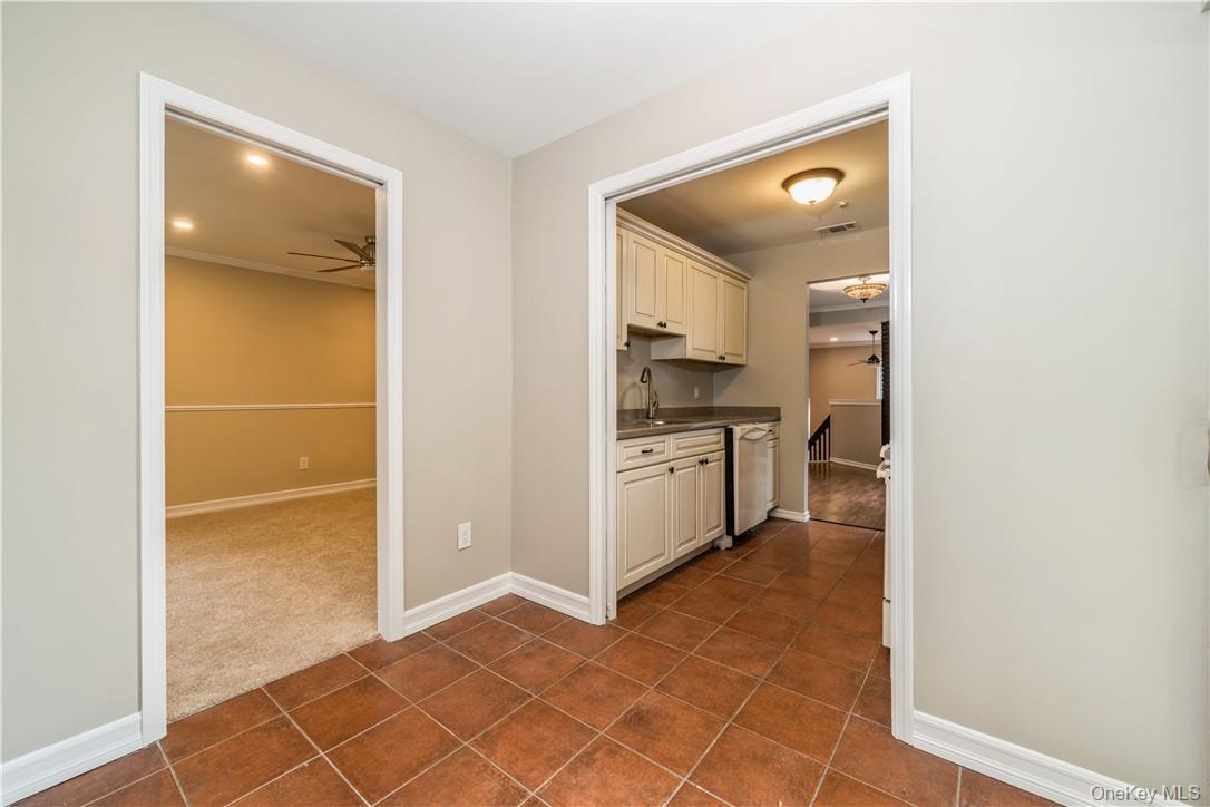 27 The Knolls, Warwick, NY 10990