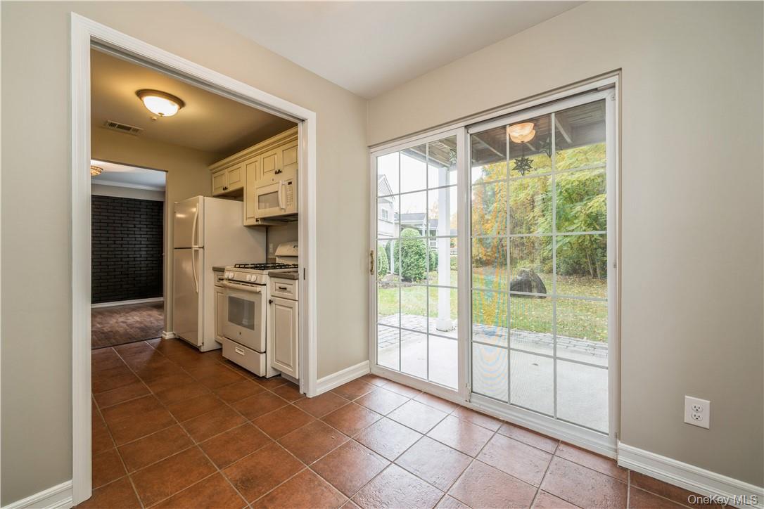 27 The Knolls, Warwick, NY 10990