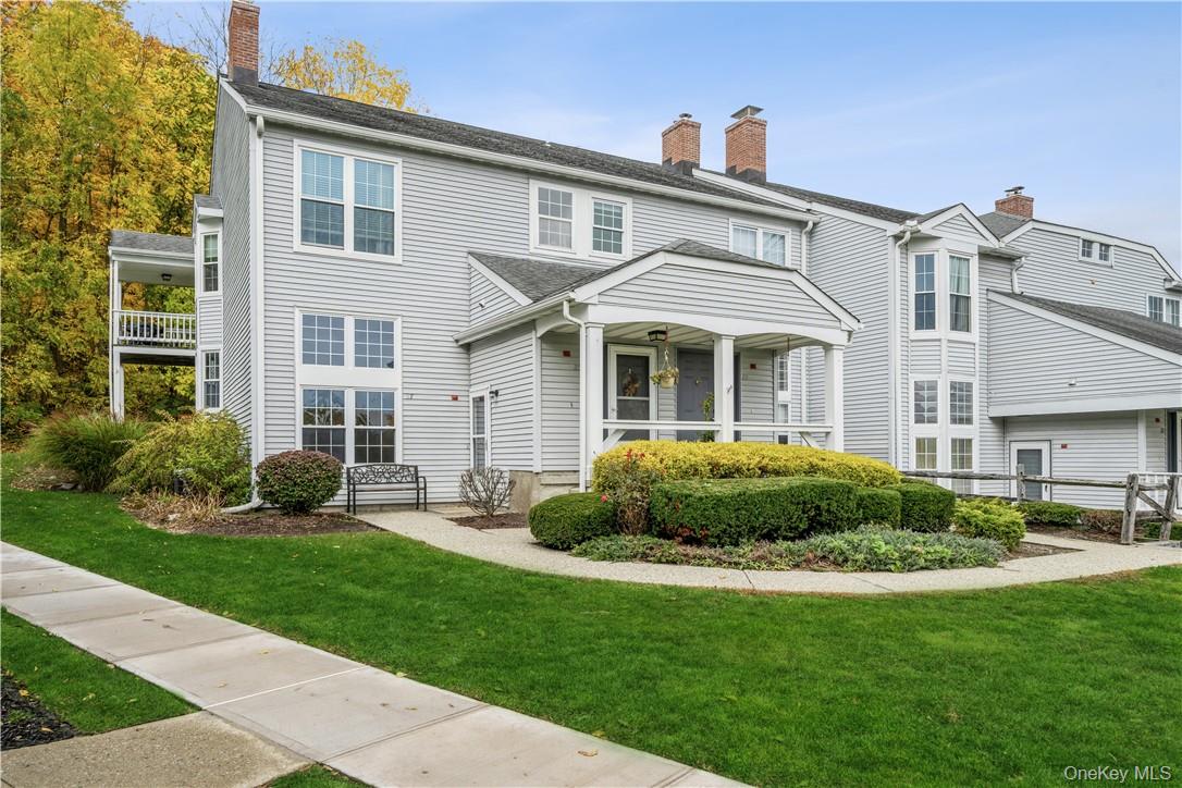 27 The Knolls, Warwick, NY 10990