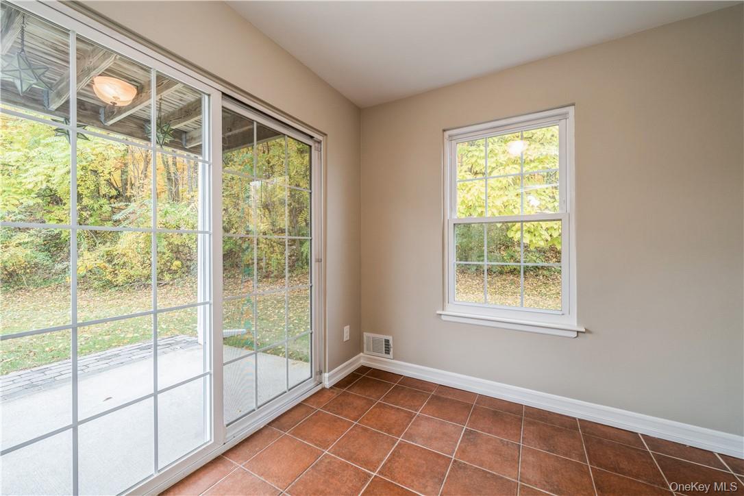 27 The Knolls, Warwick, NY 10990