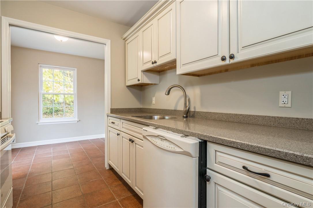 27 The Knolls, Warwick, NY 10990