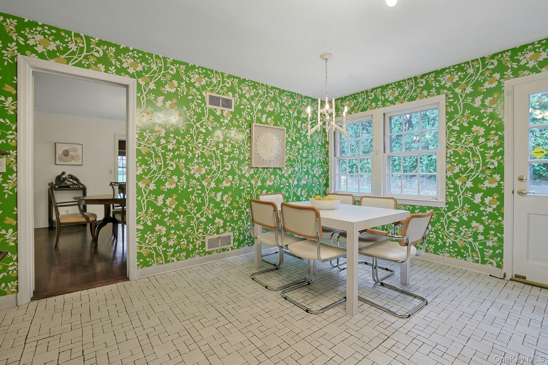 1 Elm Road, Scarsdale, NY 10583