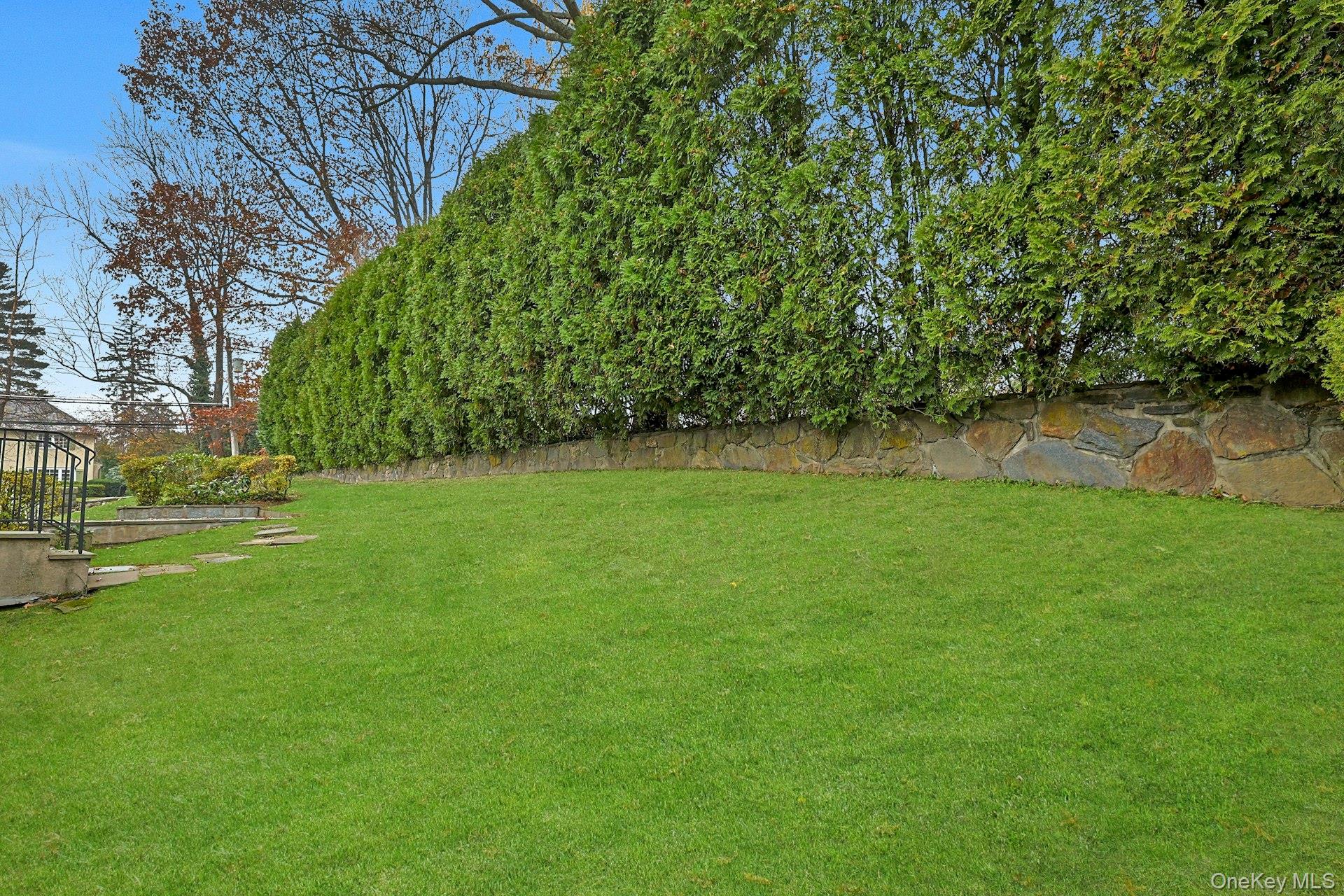 1 Elm Road, Scarsdale, NY 10583