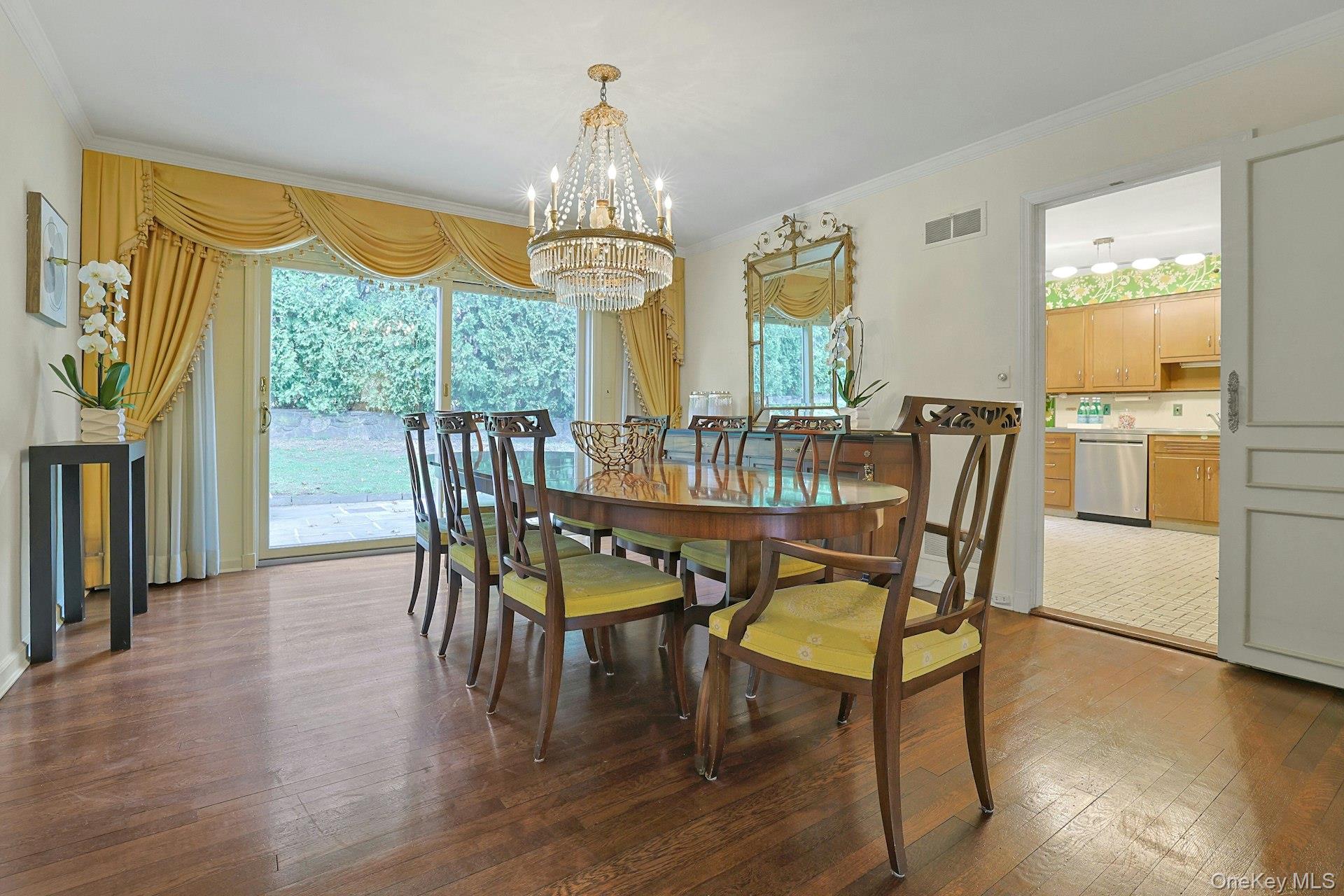 1 Elm Road, Scarsdale, NY 10583