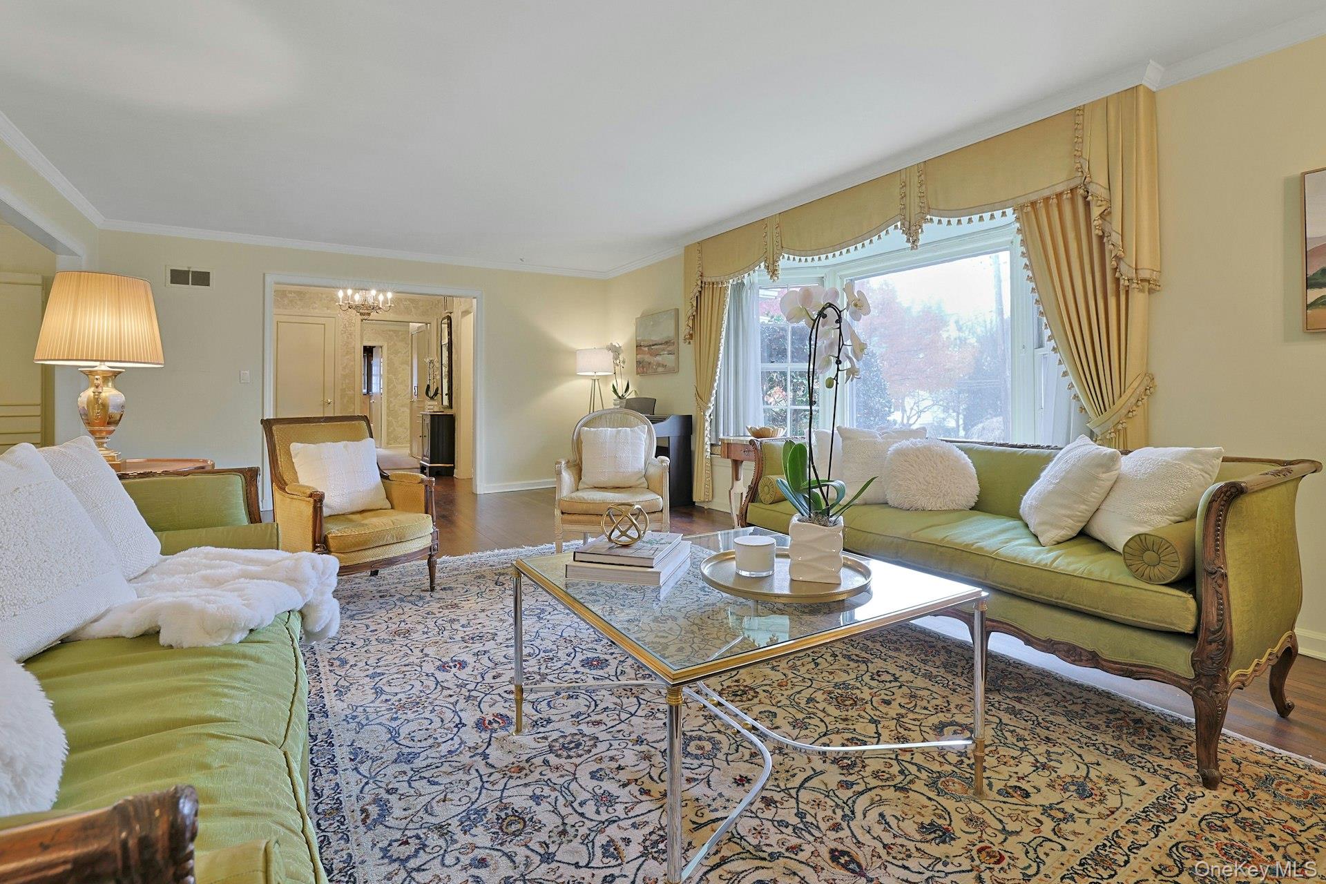 1 Elm Road, Scarsdale, NY 10583