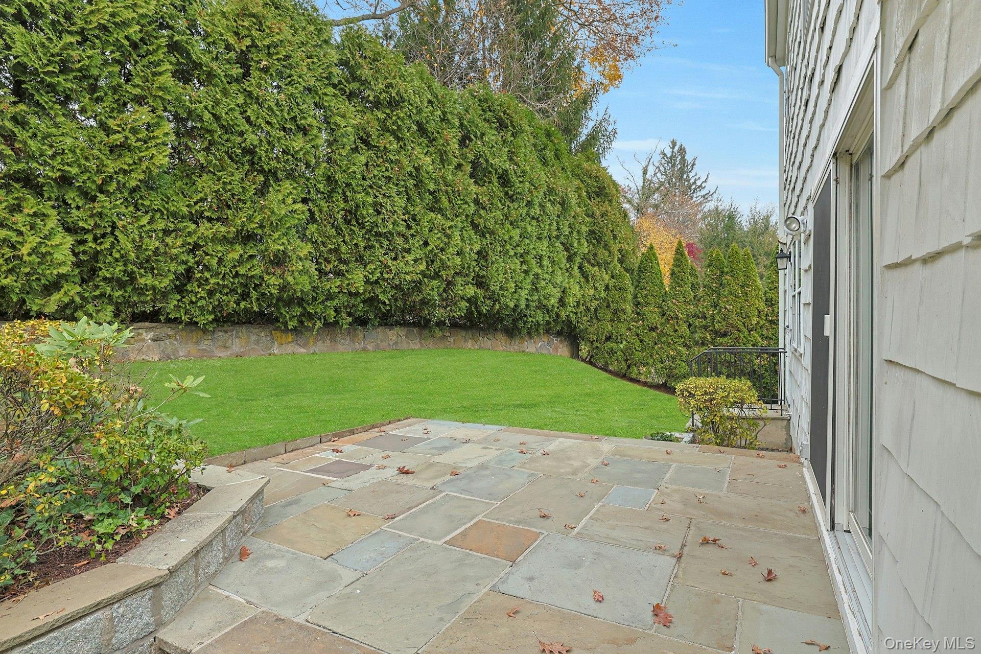 1 Elm Road, Scarsdale, NY 10583