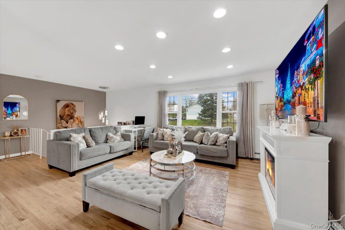 10 Scott Drive, Middletown, NY 10941