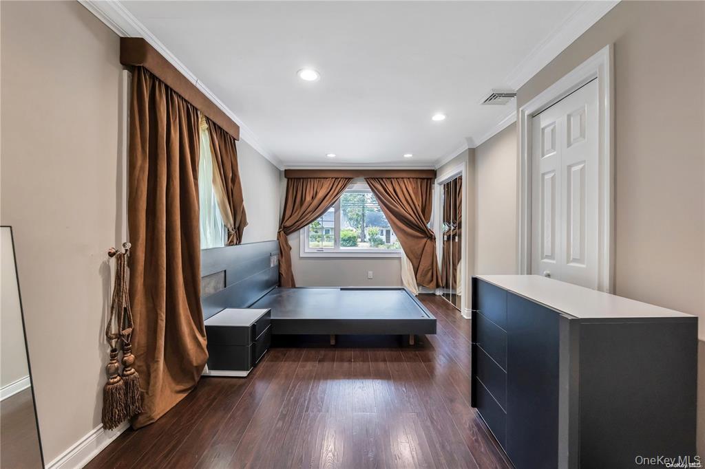 531 Old Country Road, Plainview, NY 11803