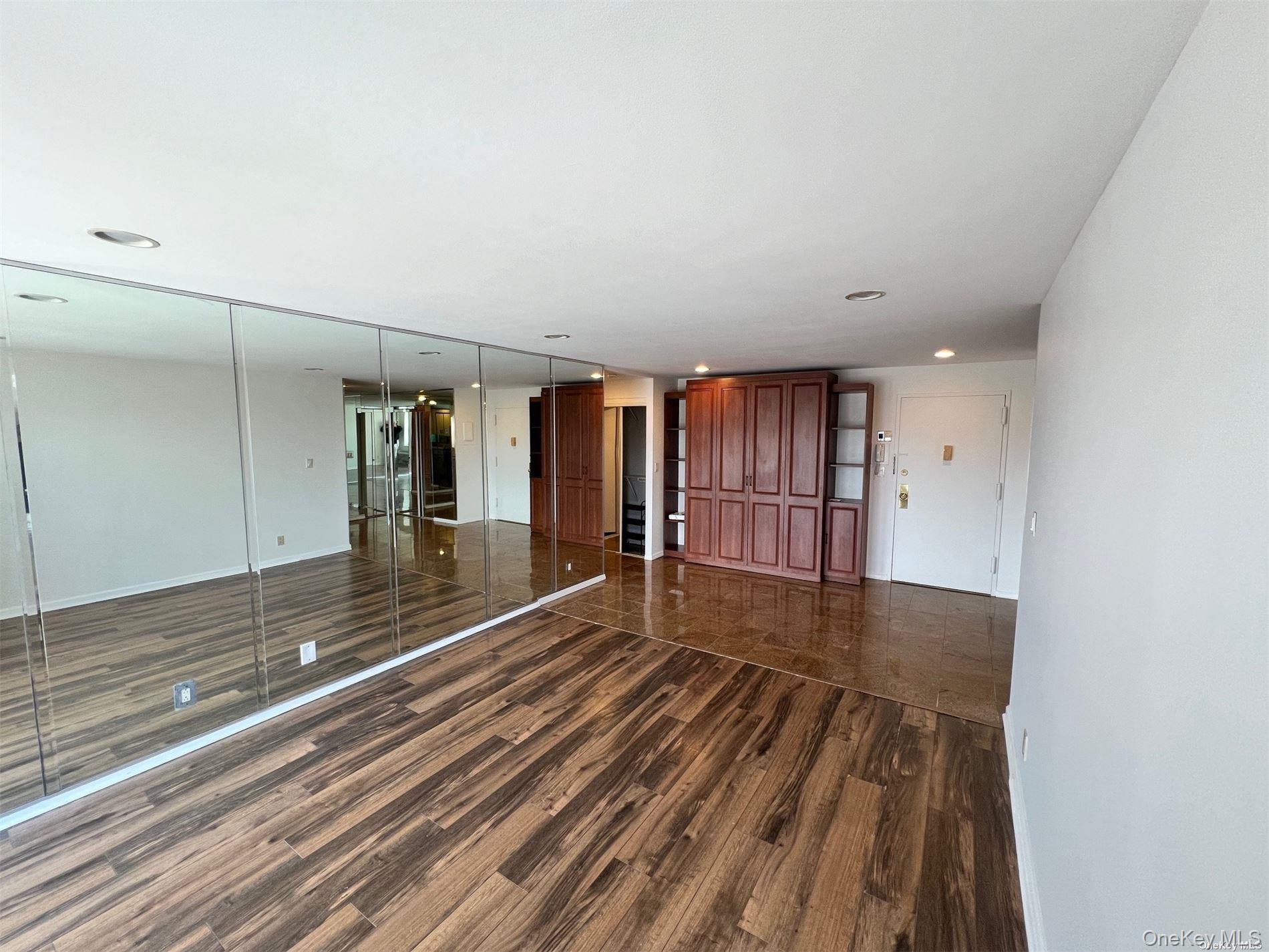 2 Richmond Road # ph 6r, Lido Beach, NY 11561