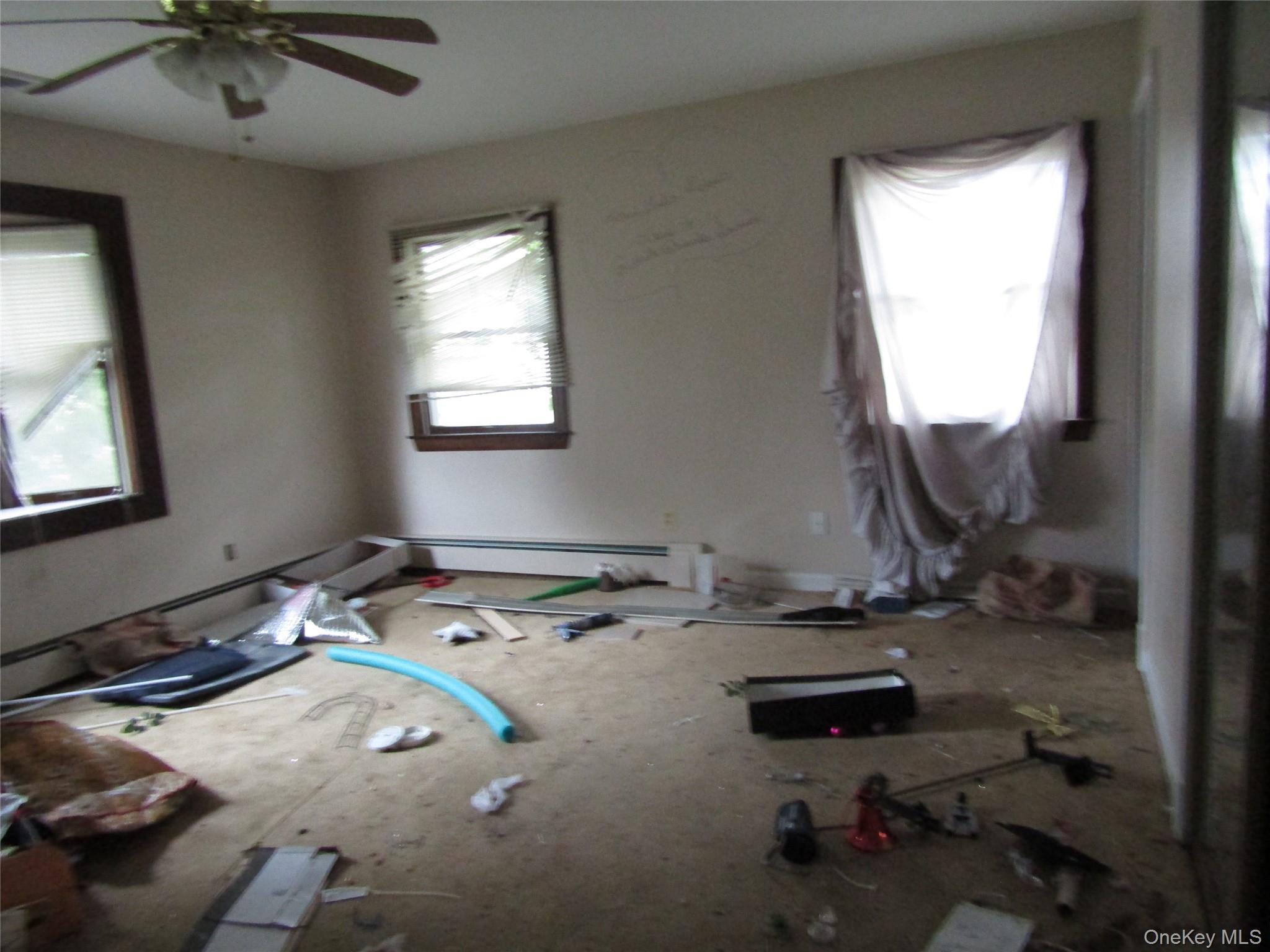 5 Wynville, Coram, NY 11727