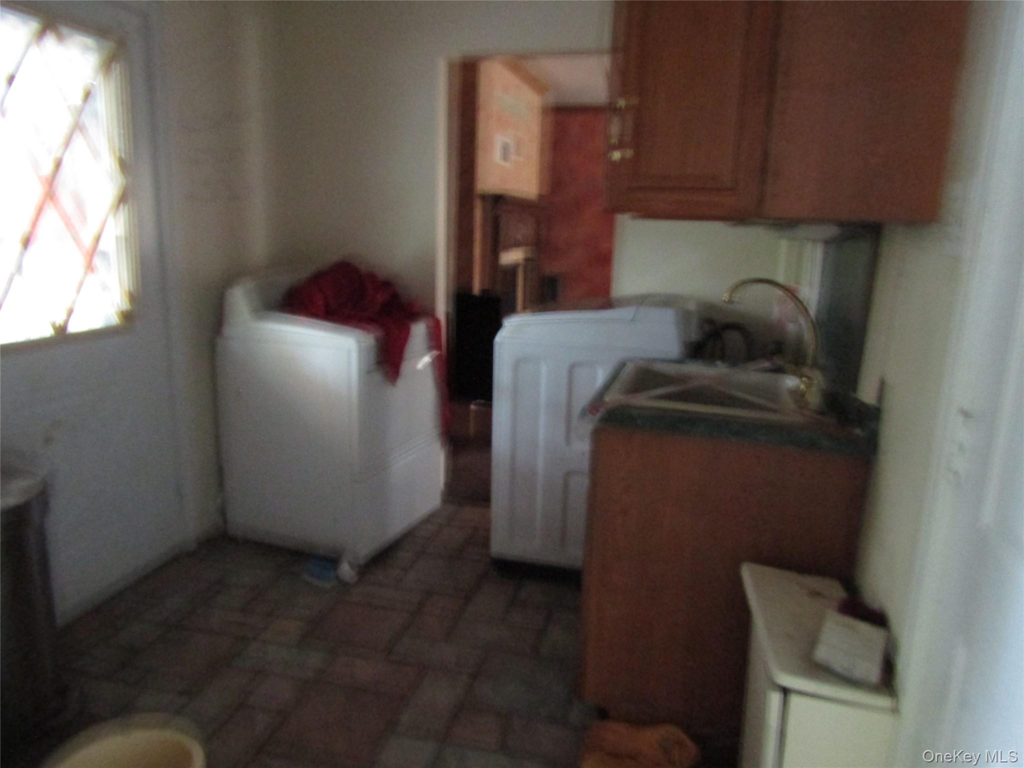 5 Wynville, Coram, NY 11727