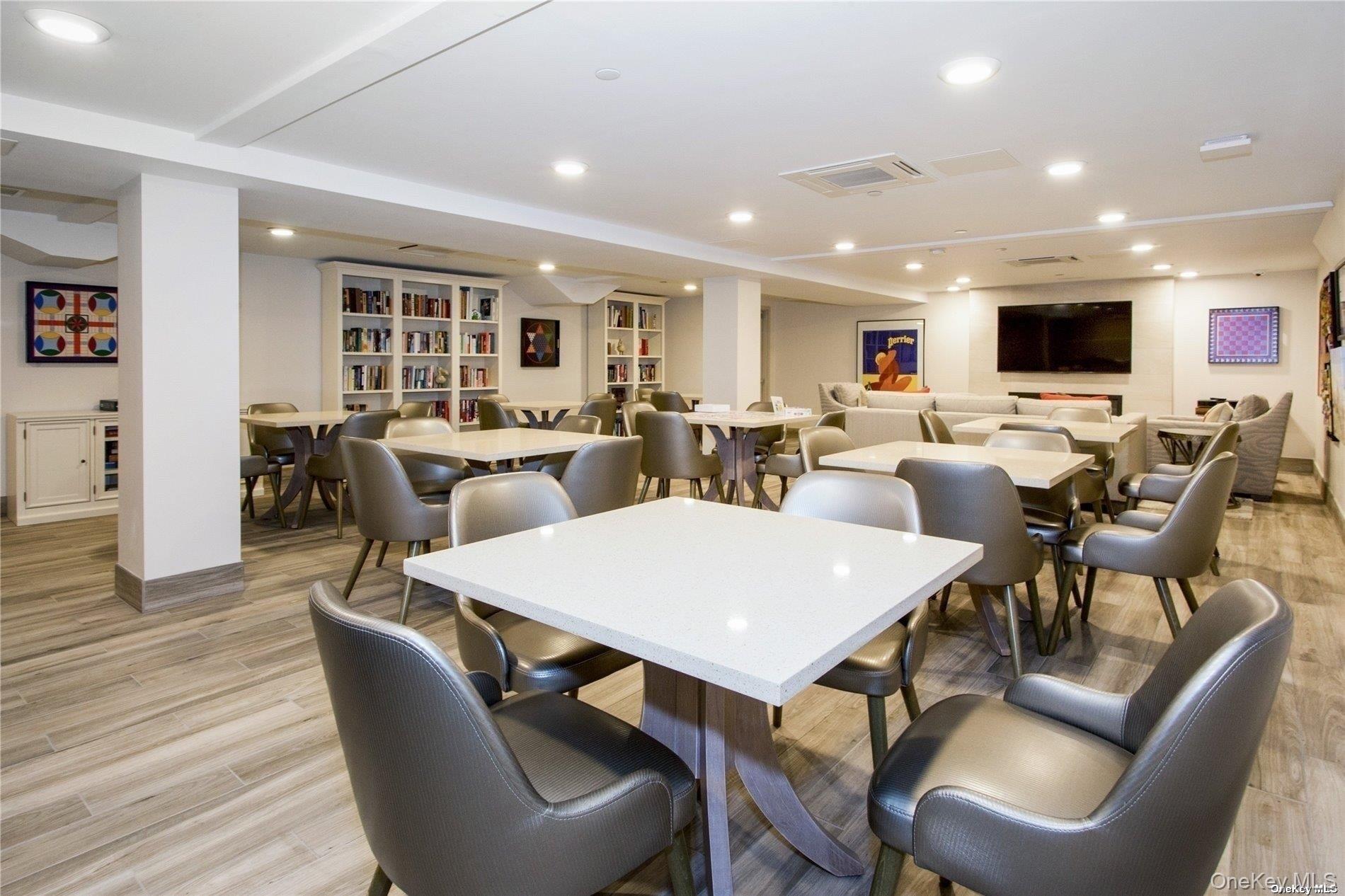 2 Richmond Road # 4v, Lido Beach, NY 11561