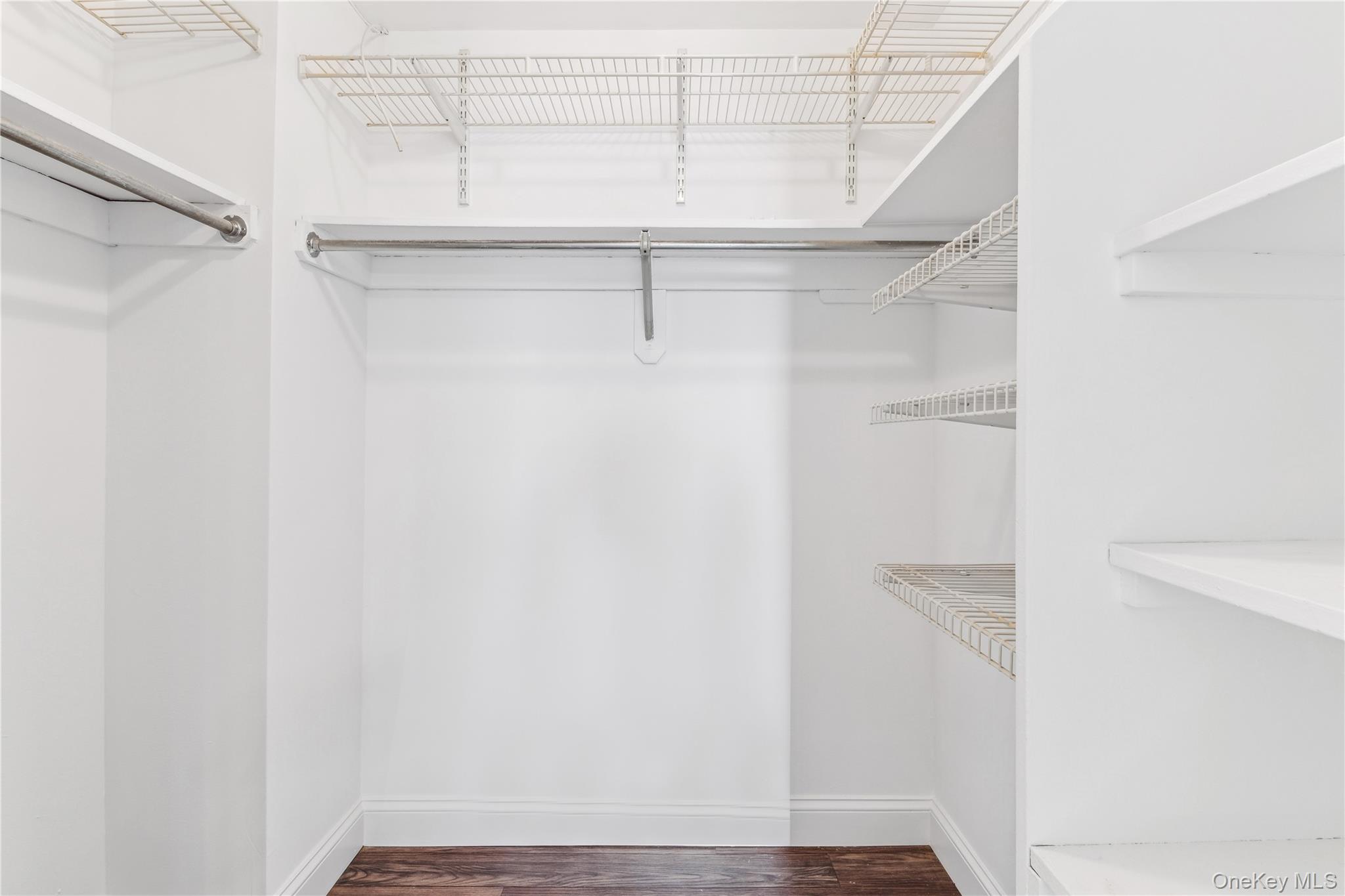 2 Richmond Road # 4v, Lido Beach, NY 11561