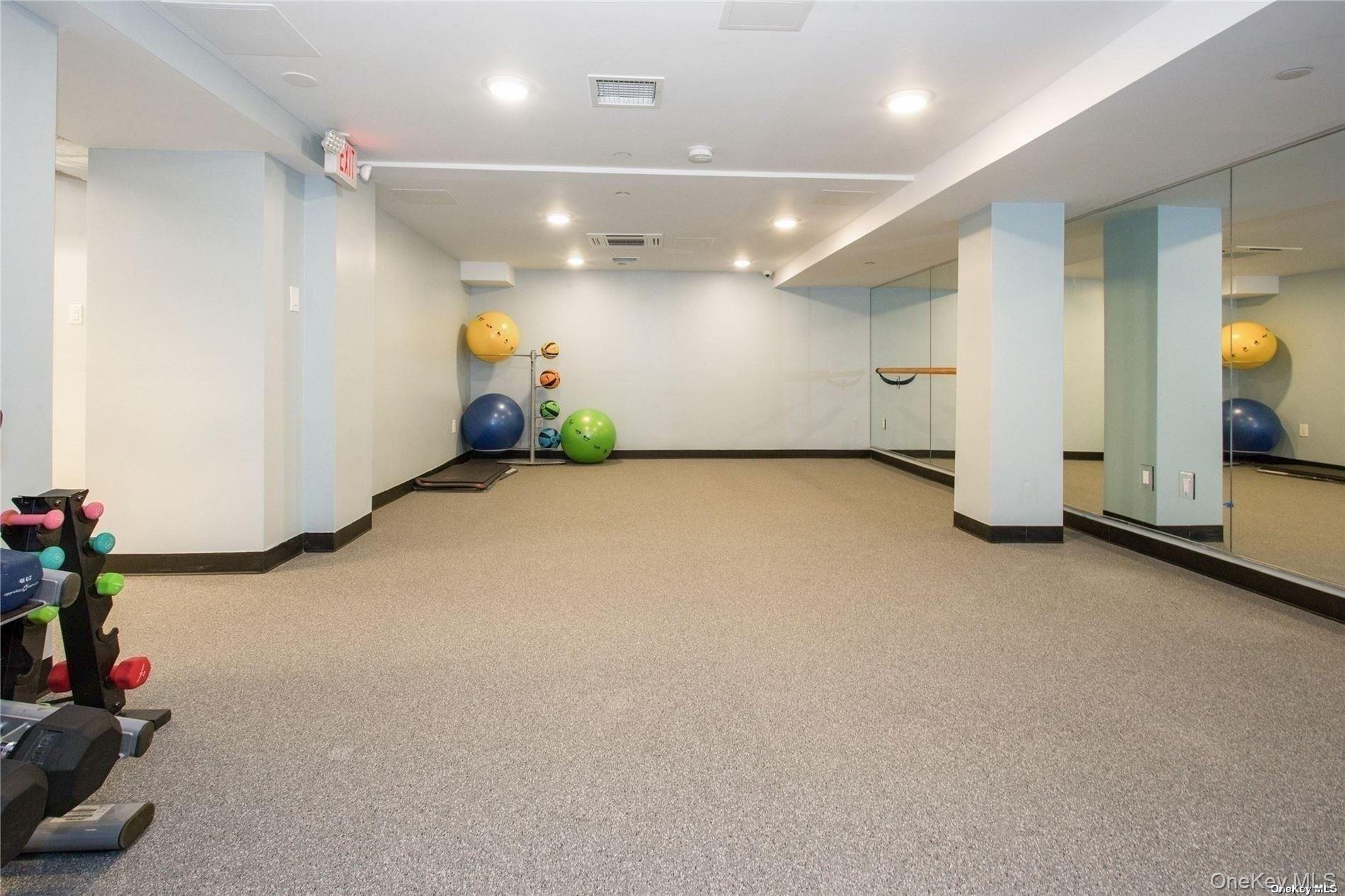 2 Richmond Road # 4v, Lido Beach, NY 11561