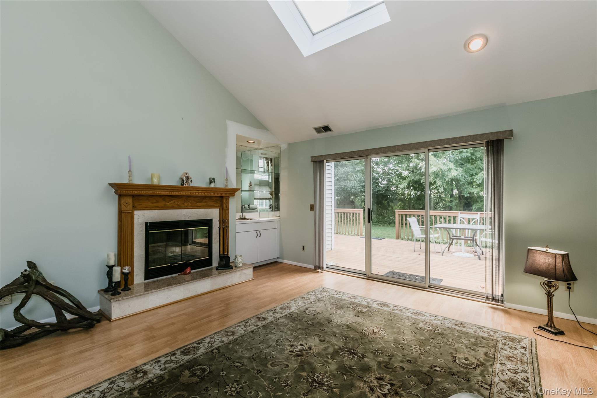 14 Mystic Circle, Bay Shore, NY 11706